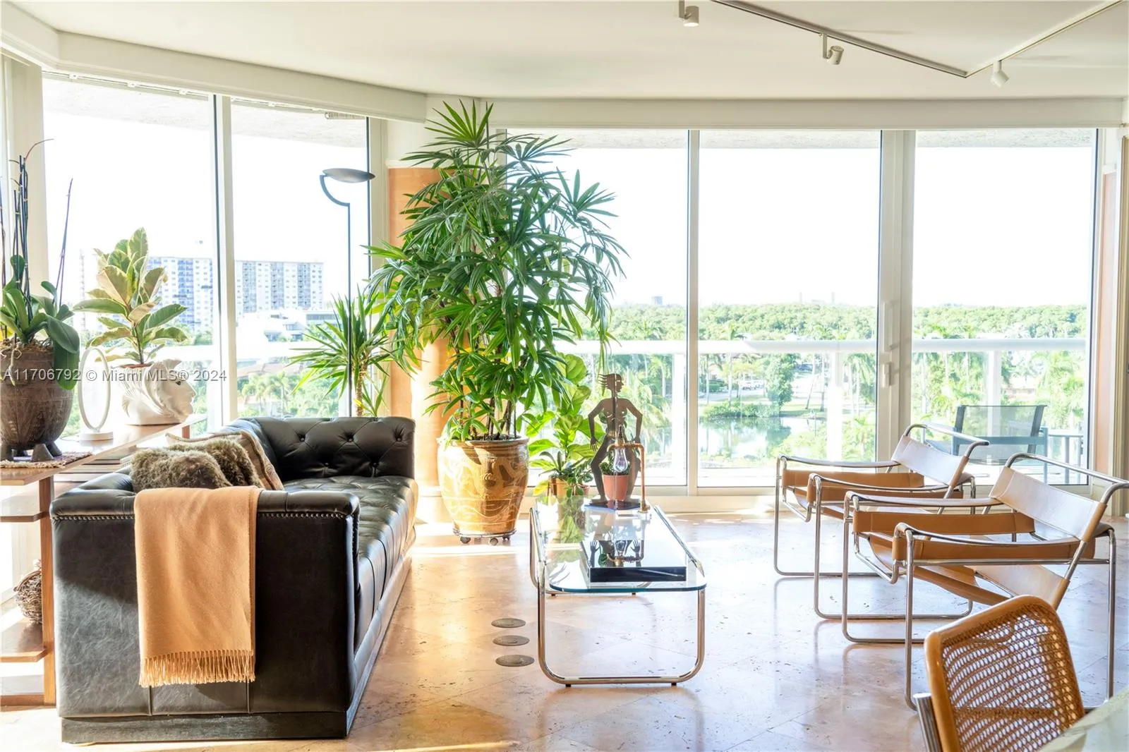 Sunny Isles Beach, Florida 33160, United States, 3 Bedrooms Bedrooms, ,4 BathroomsBathrooms,Residential,Pending,27523