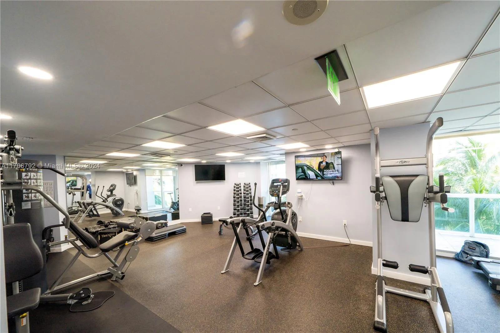 Sunny Isles Beach, Florida 33160, United States, 3 Bedrooms Bedrooms, ,4 BathroomsBathrooms,Residential,Pending,27523