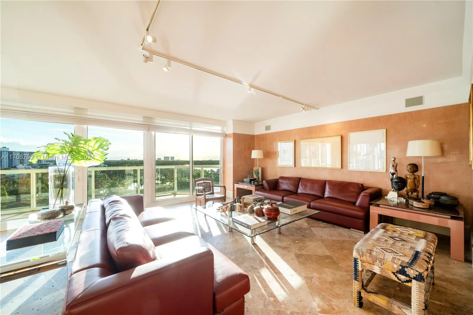 Sunny Isles Beach, Florida 33160, United States, 3 Bedrooms Bedrooms, ,4 BathroomsBathrooms,Residential,Pending,27523