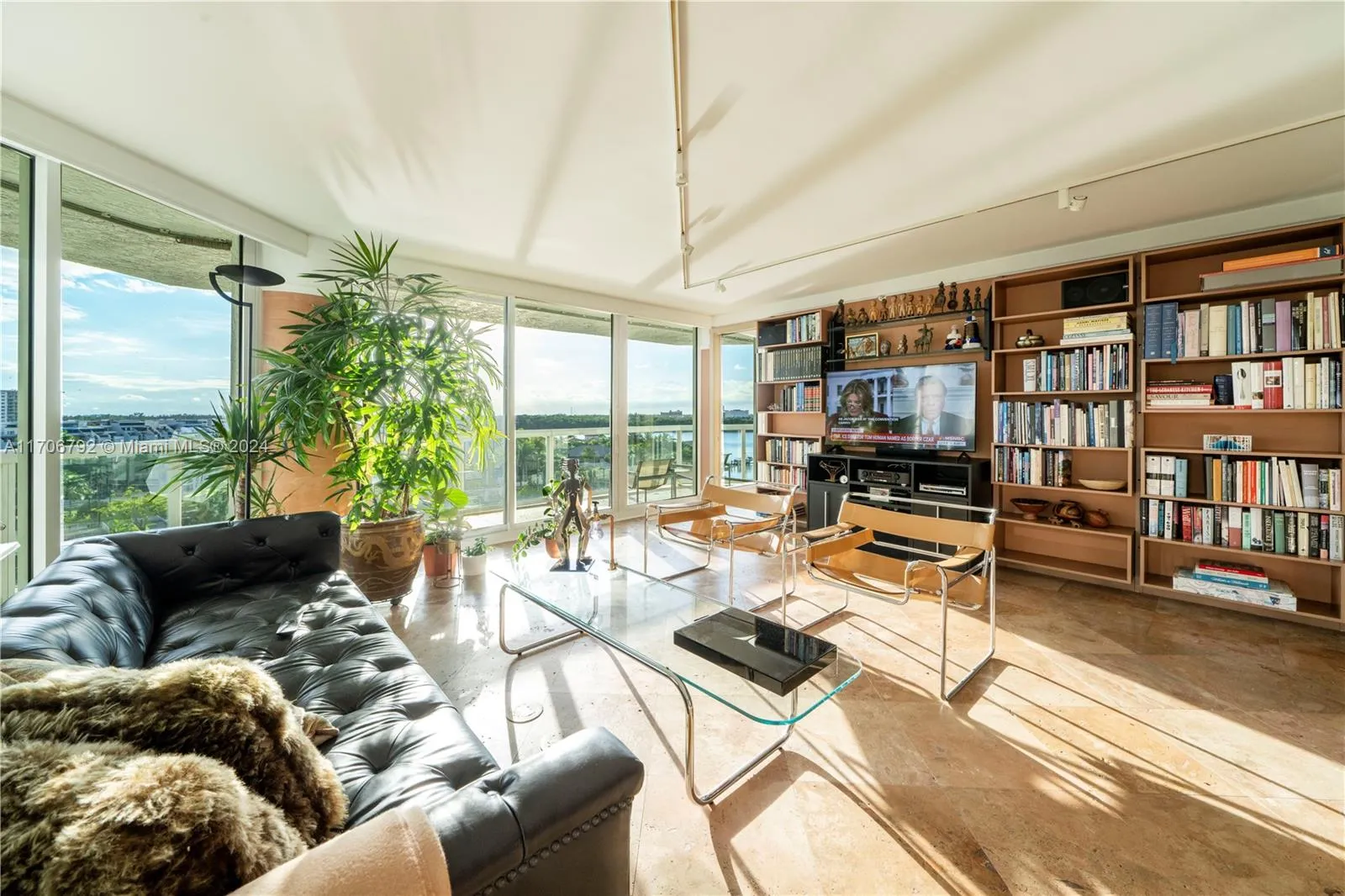 Sunny Isles Beach, Florida 33160, United States, 3 Bedrooms Bedrooms, ,4 BathroomsBathrooms,Residential,Pending,27523