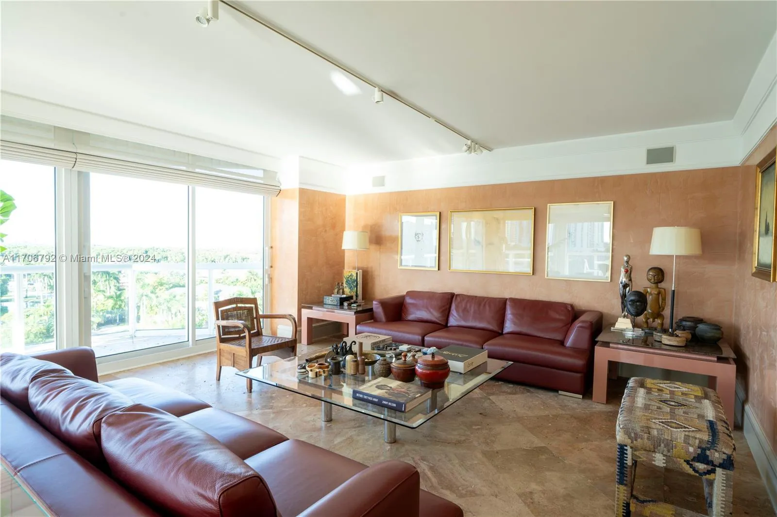 Sunny Isles Beach, Florida 33160, United States, 3 Bedrooms Bedrooms, ,4 BathroomsBathrooms,Residential,Pending,27523