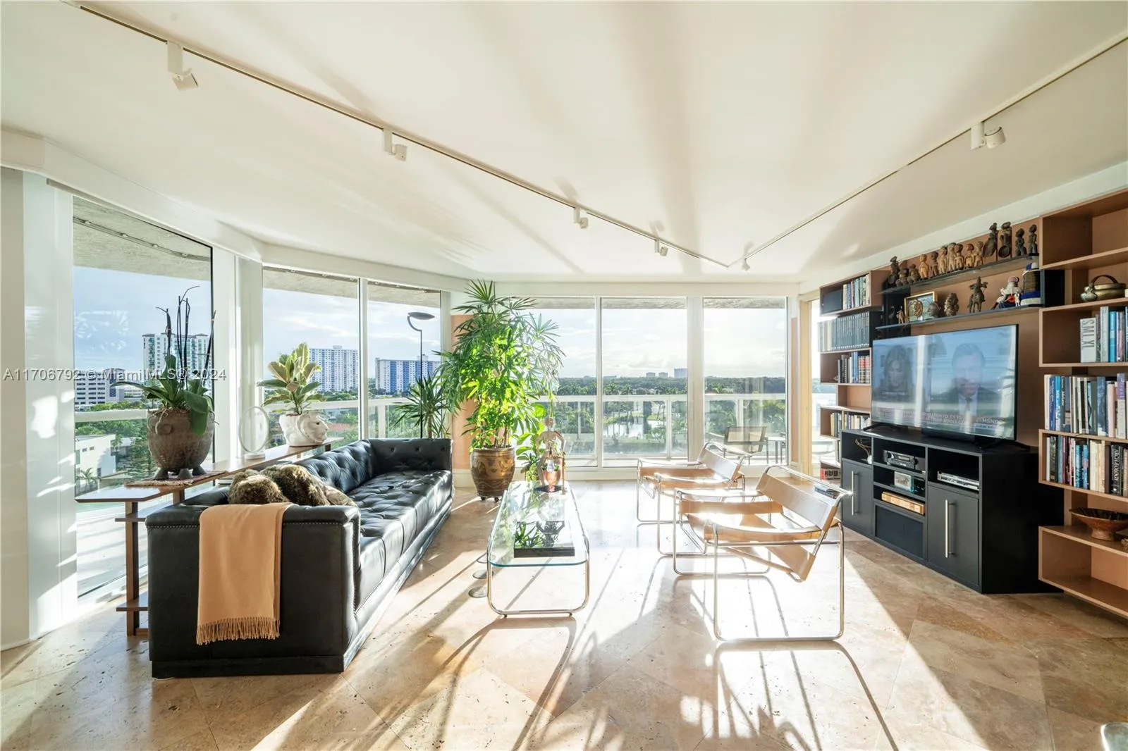 Sunny Isles Beach, Florida 33160, United States, 3 Bedrooms Bedrooms, ,4 BathroomsBathrooms,Residential,Pending,27523