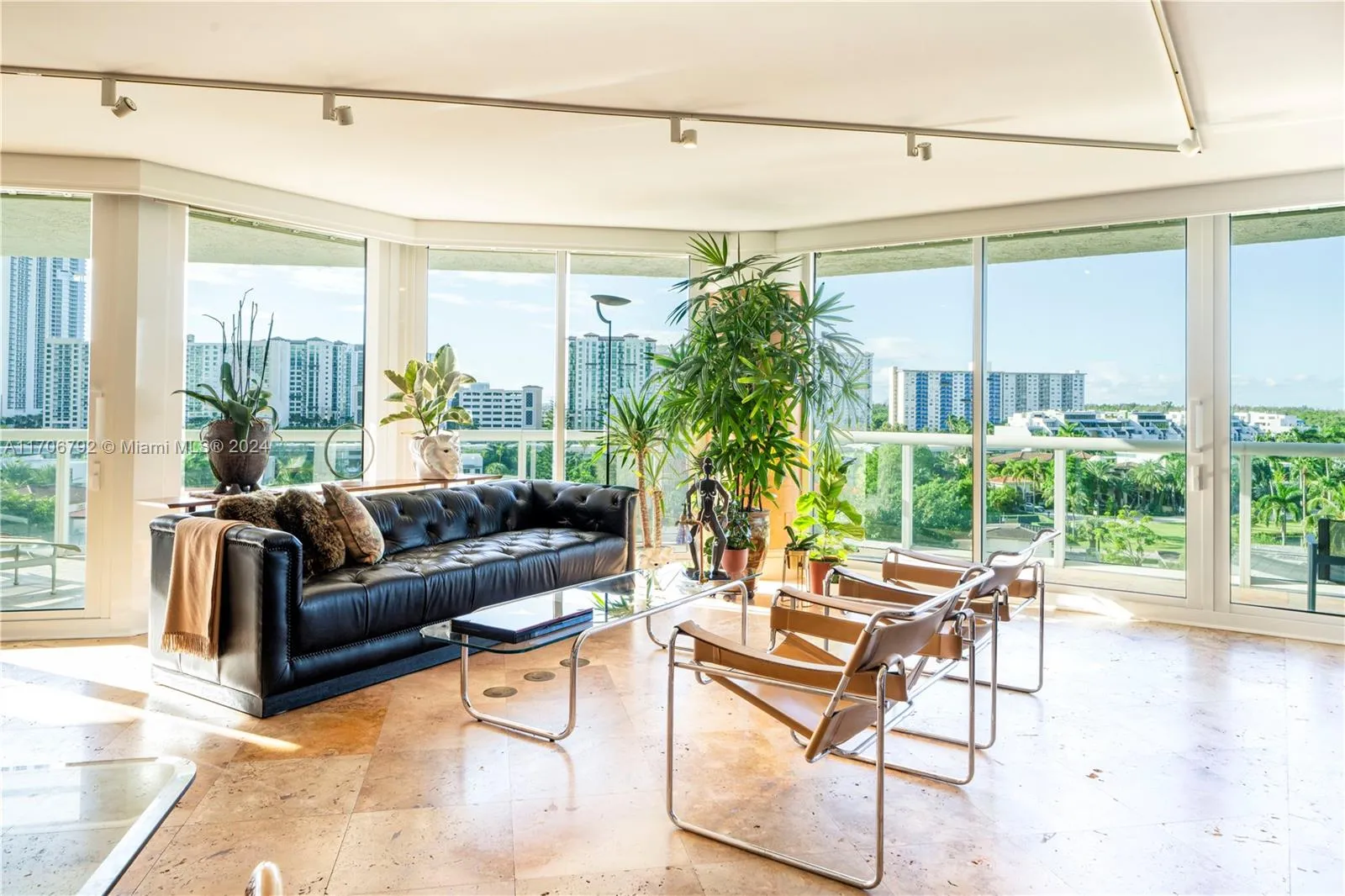 Sunny Isles Beach, Florida 33160, United States, 3 Bedrooms Bedrooms, ,4 BathroomsBathrooms,Residential,Pending,27523