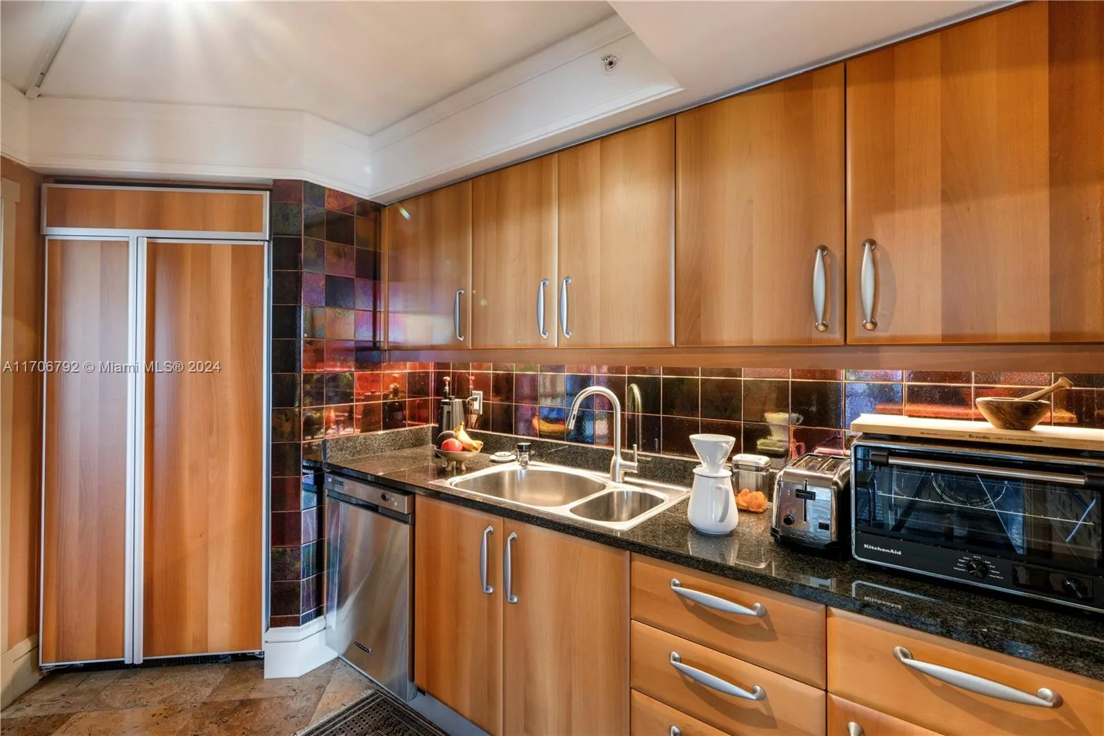 Sunny Isles Beach, Florida 33160, United States, 3 Bedrooms Bedrooms, ,4 BathroomsBathrooms,Residential,Pending,27523