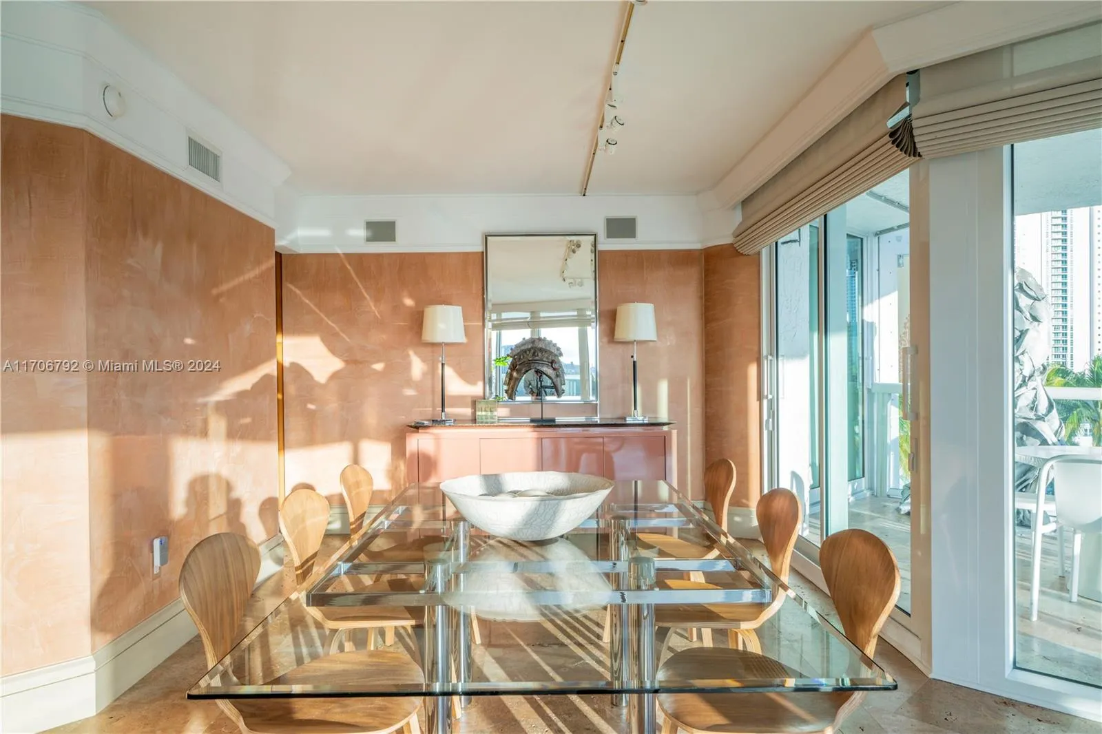 Sunny Isles Beach, Florida 33160, United States, 3 Bedrooms Bedrooms, ,4 BathroomsBathrooms,Residential,Pending,27523