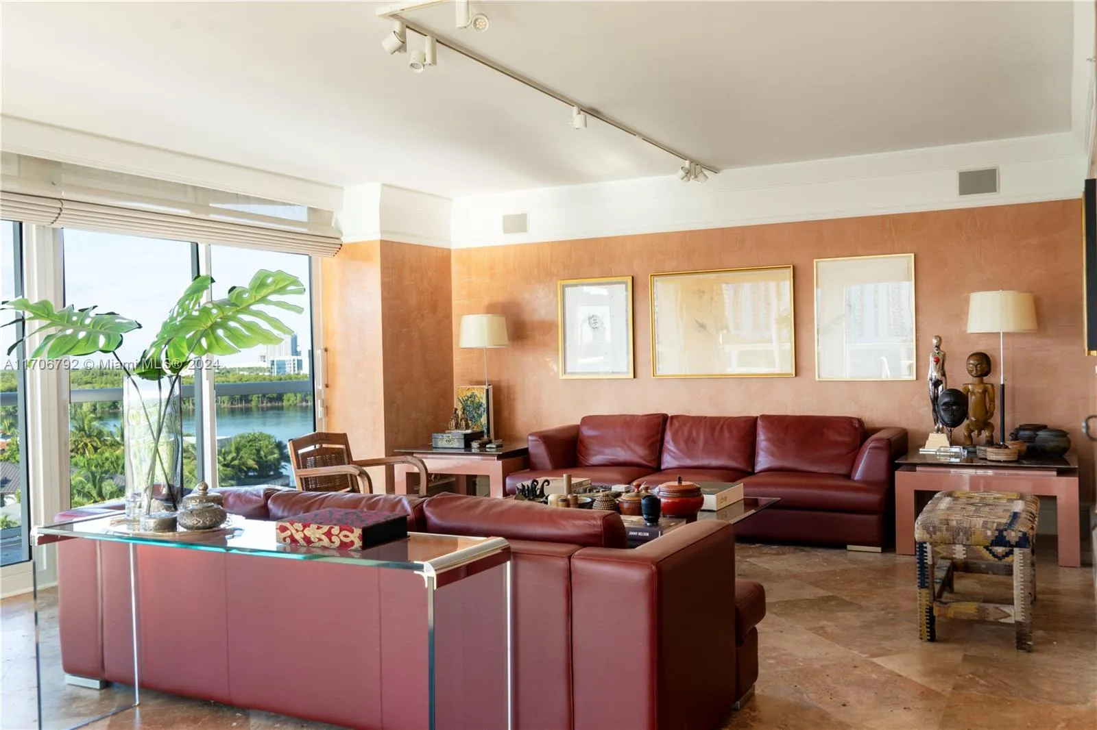 Sunny Isles Beach, Florida 33160, United States, 3 Bedrooms Bedrooms, ,4 BathroomsBathrooms,Residential,Pending,27523