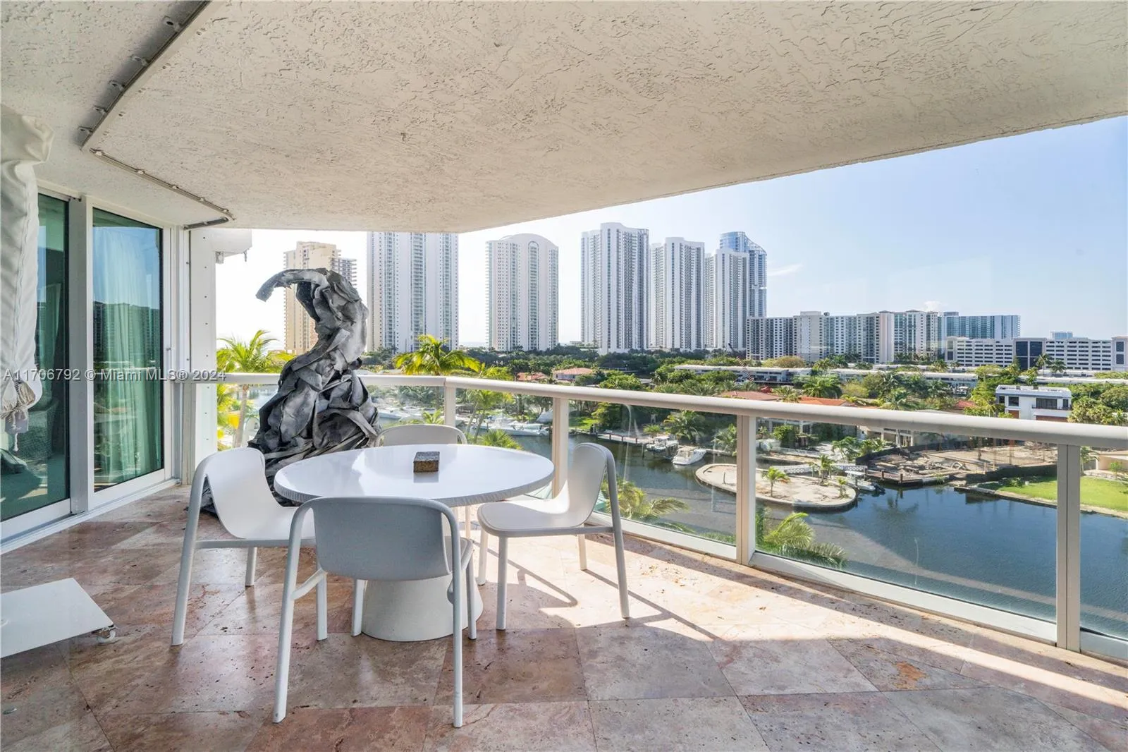 Sunny Isles Beach, Florida 33160, United States, 3 Bedrooms Bedrooms, ,4 BathroomsBathrooms,Residential,Pending,27523