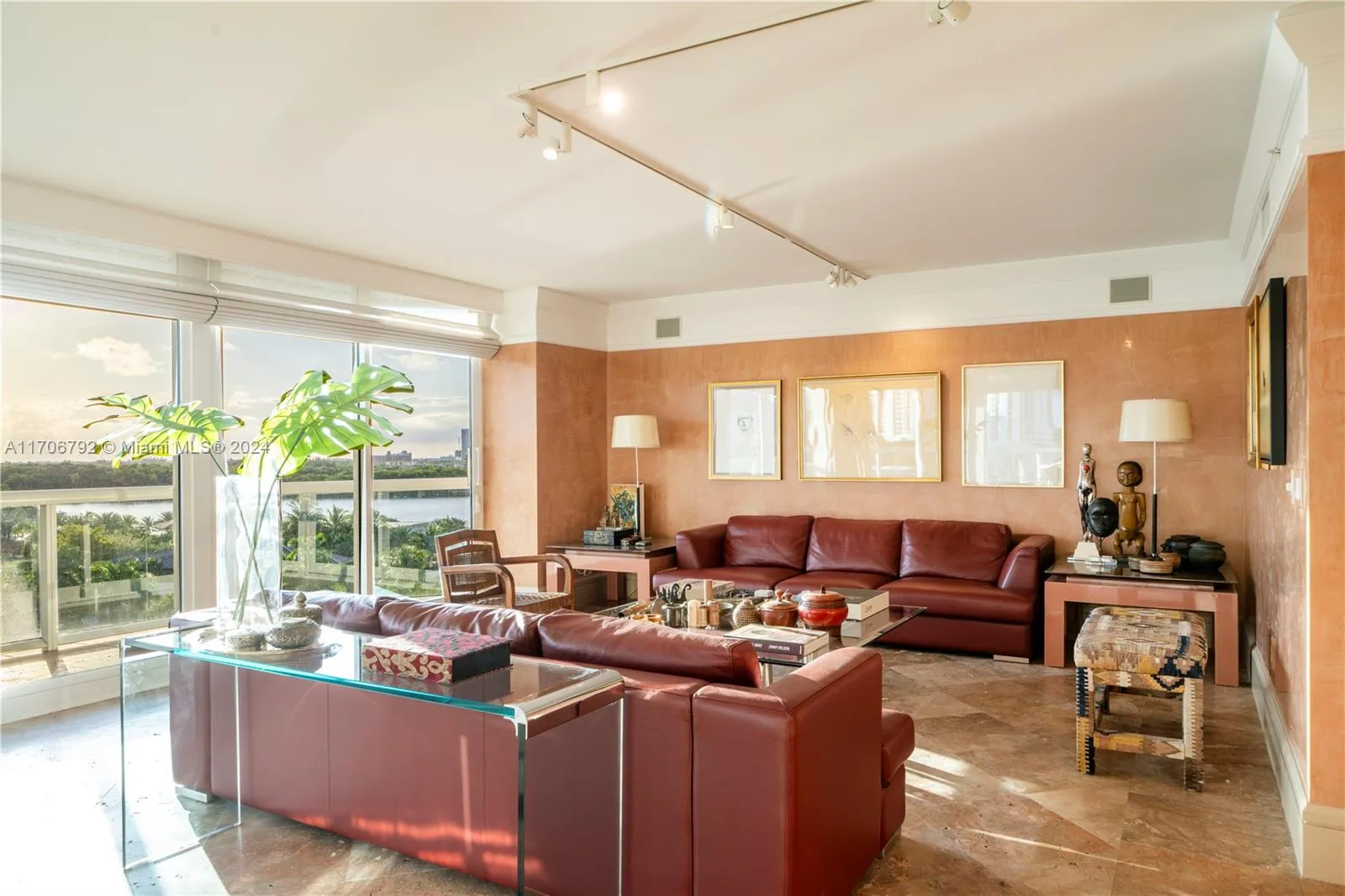 Sunny Isles Beach, Florida 33160, United States, 3 Bedrooms Bedrooms, ,4 BathroomsBathrooms,Residential,Pending,27523