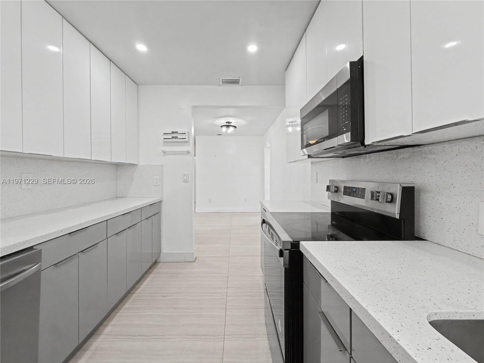 LAKE FOREST SEC 4 - Residential