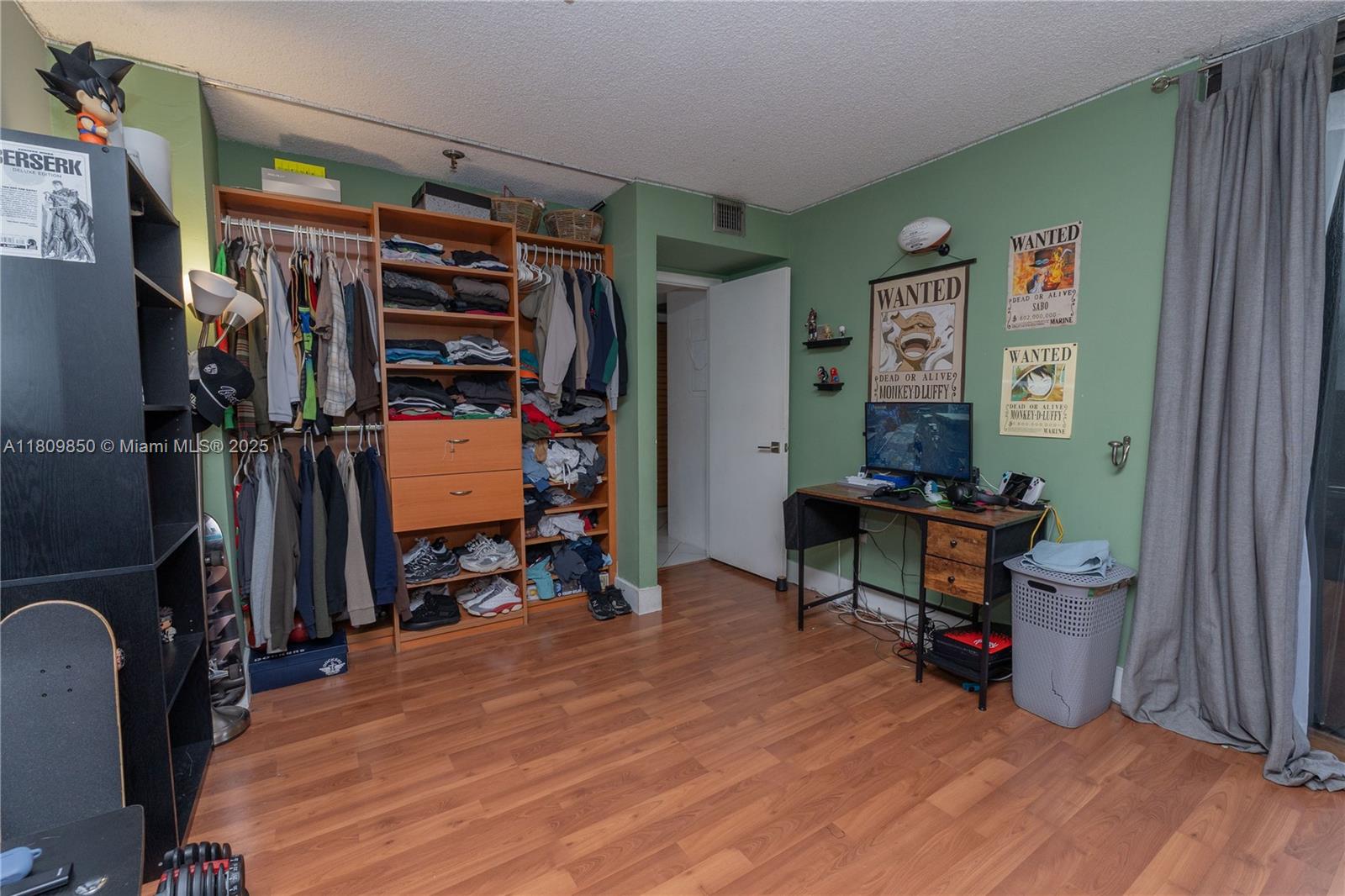 COCO WOOD CONDO - Residential