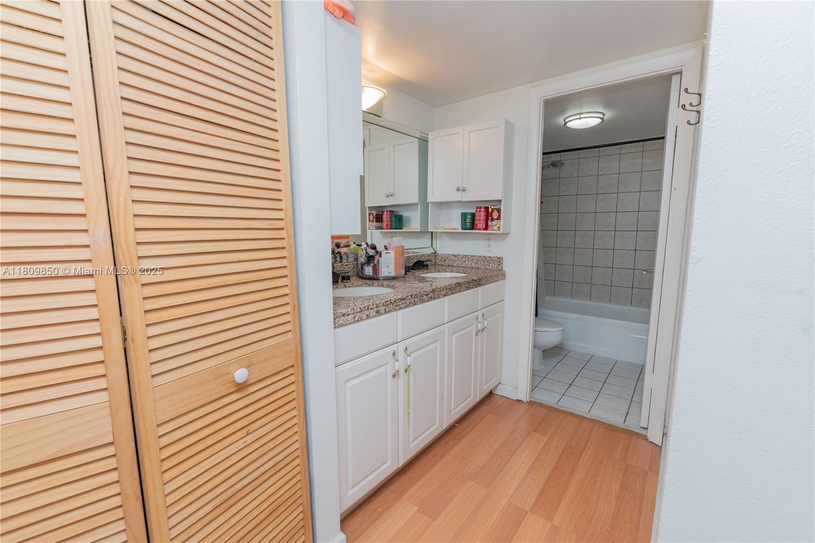 COCO WOOD CONDO - Residential