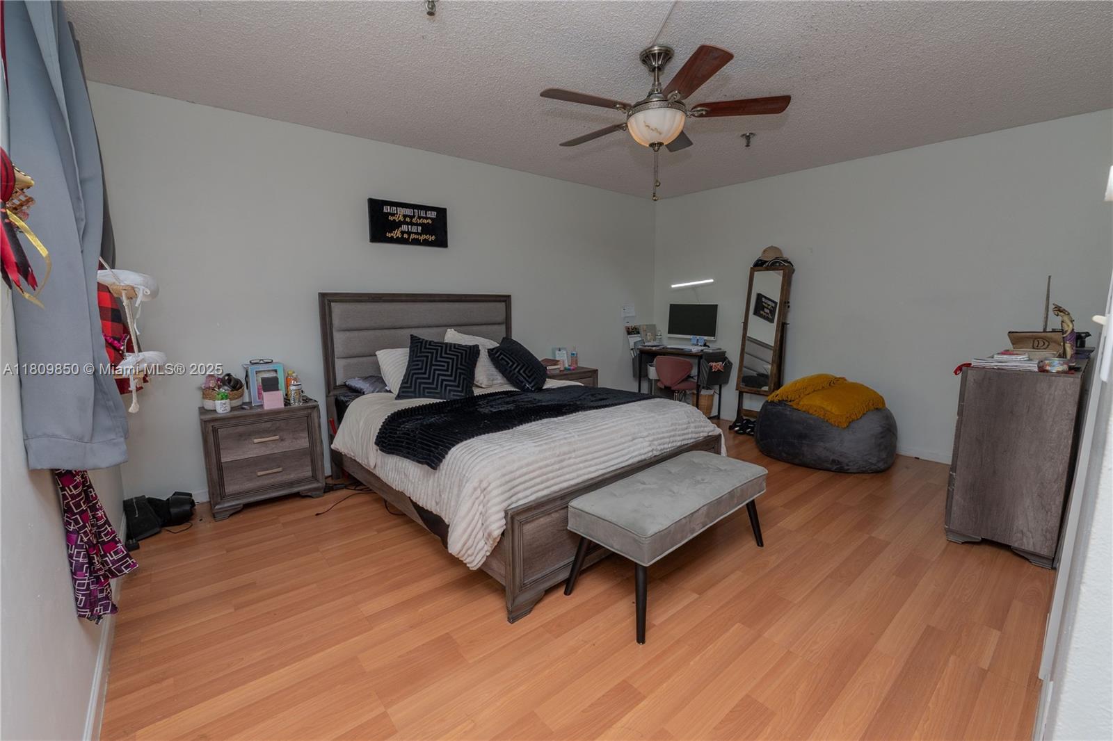 COCO WOOD CONDO - Residential