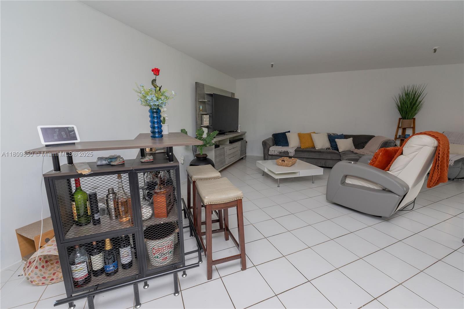 COCO WOOD CONDO - Residential