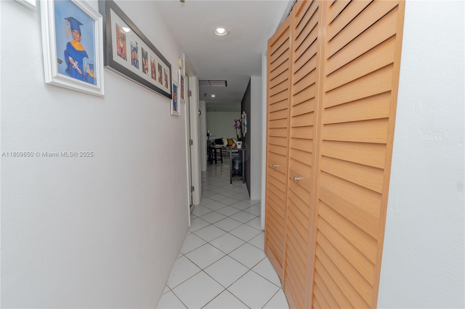 COCO WOOD CONDO - Residential