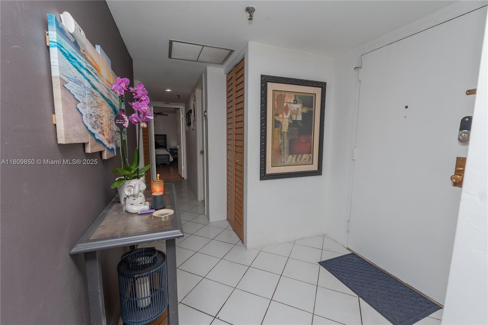 COCO WOOD CONDO - Residential