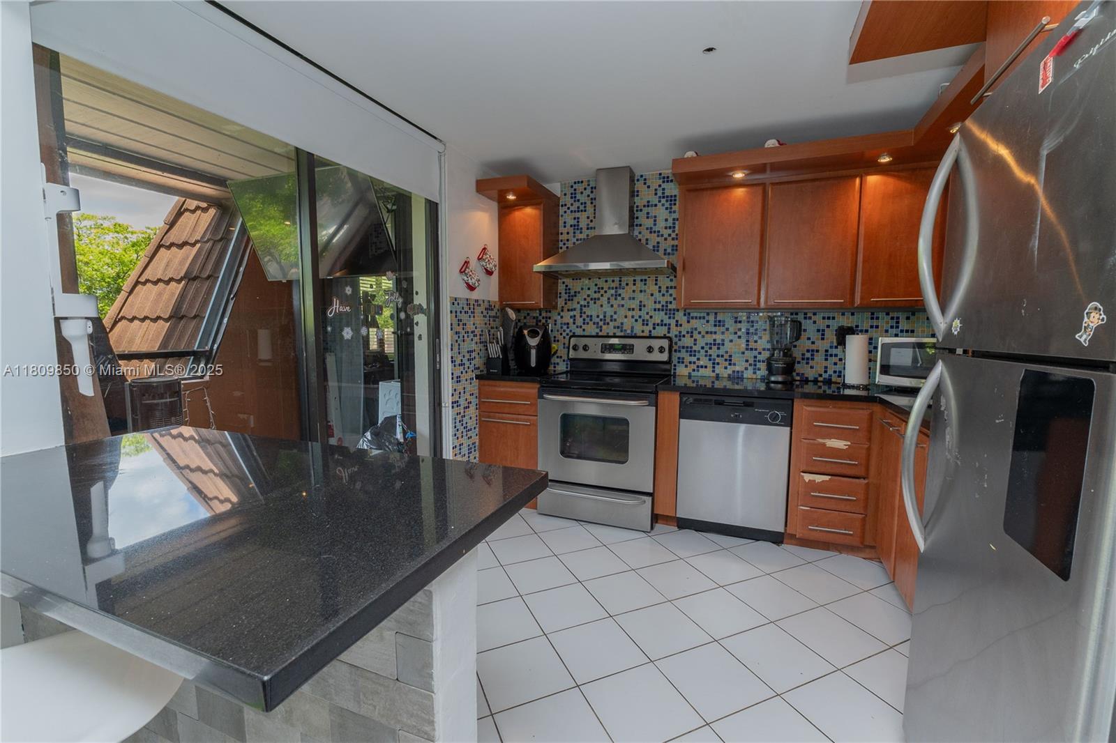 COCO WOOD CONDO - Residential