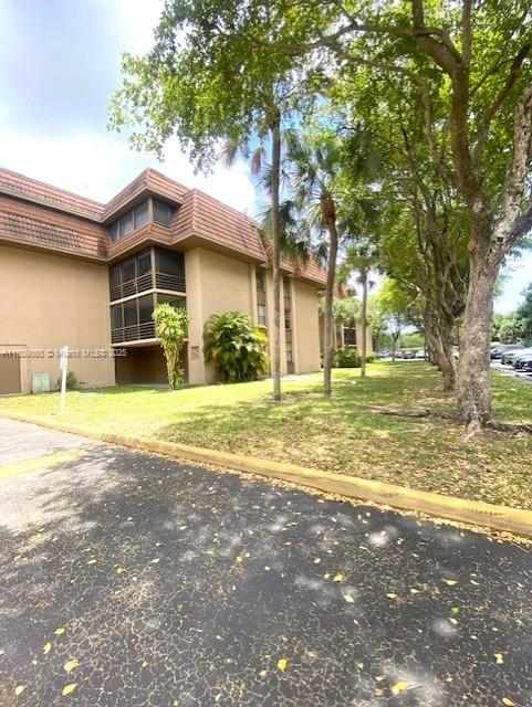 COCO WOOD CONDO - Residential