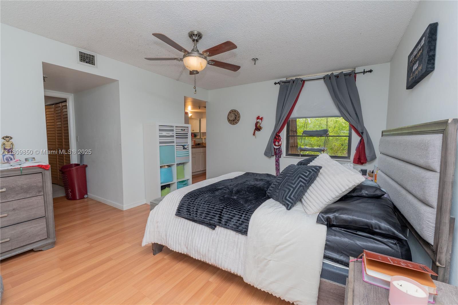 COCO WOOD CONDO - Residential