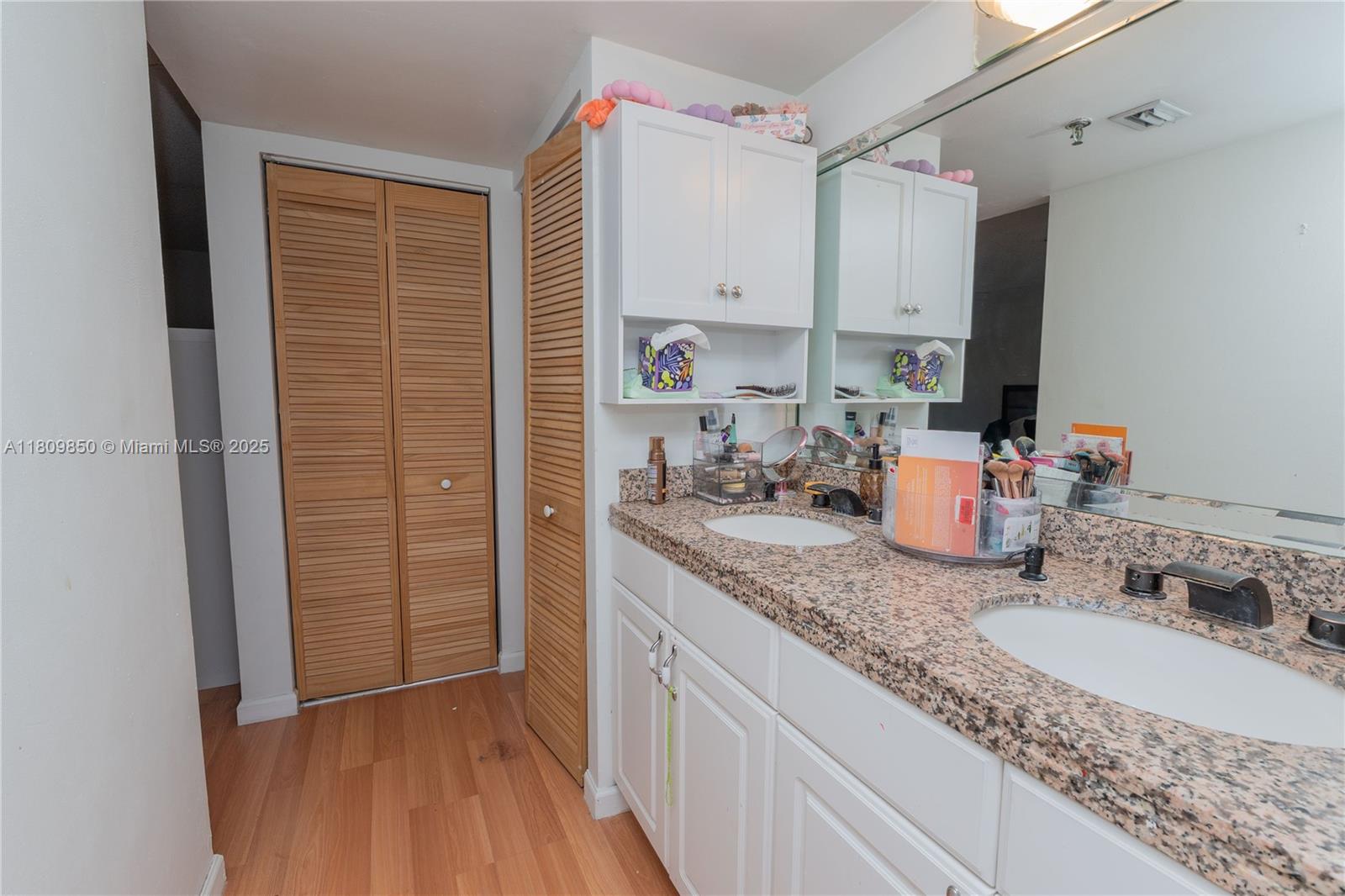 COCO WOOD CONDO - Residential