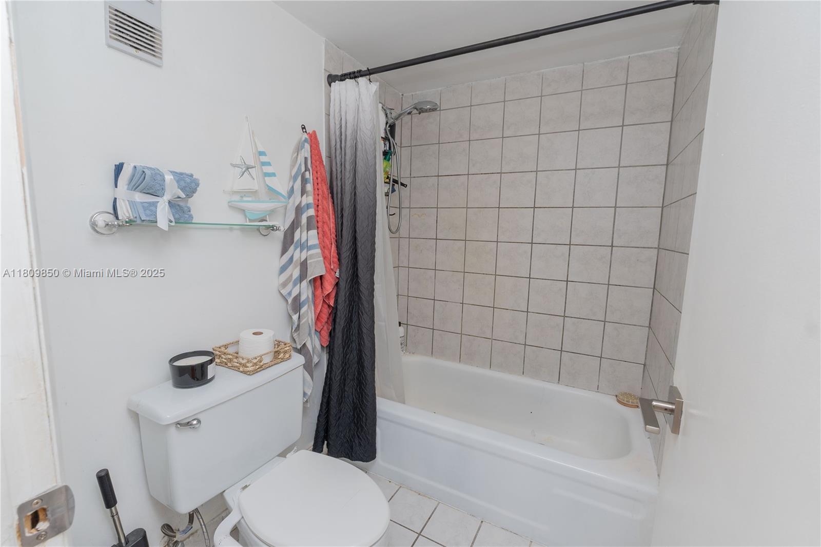 COCO WOOD CONDO - Residential