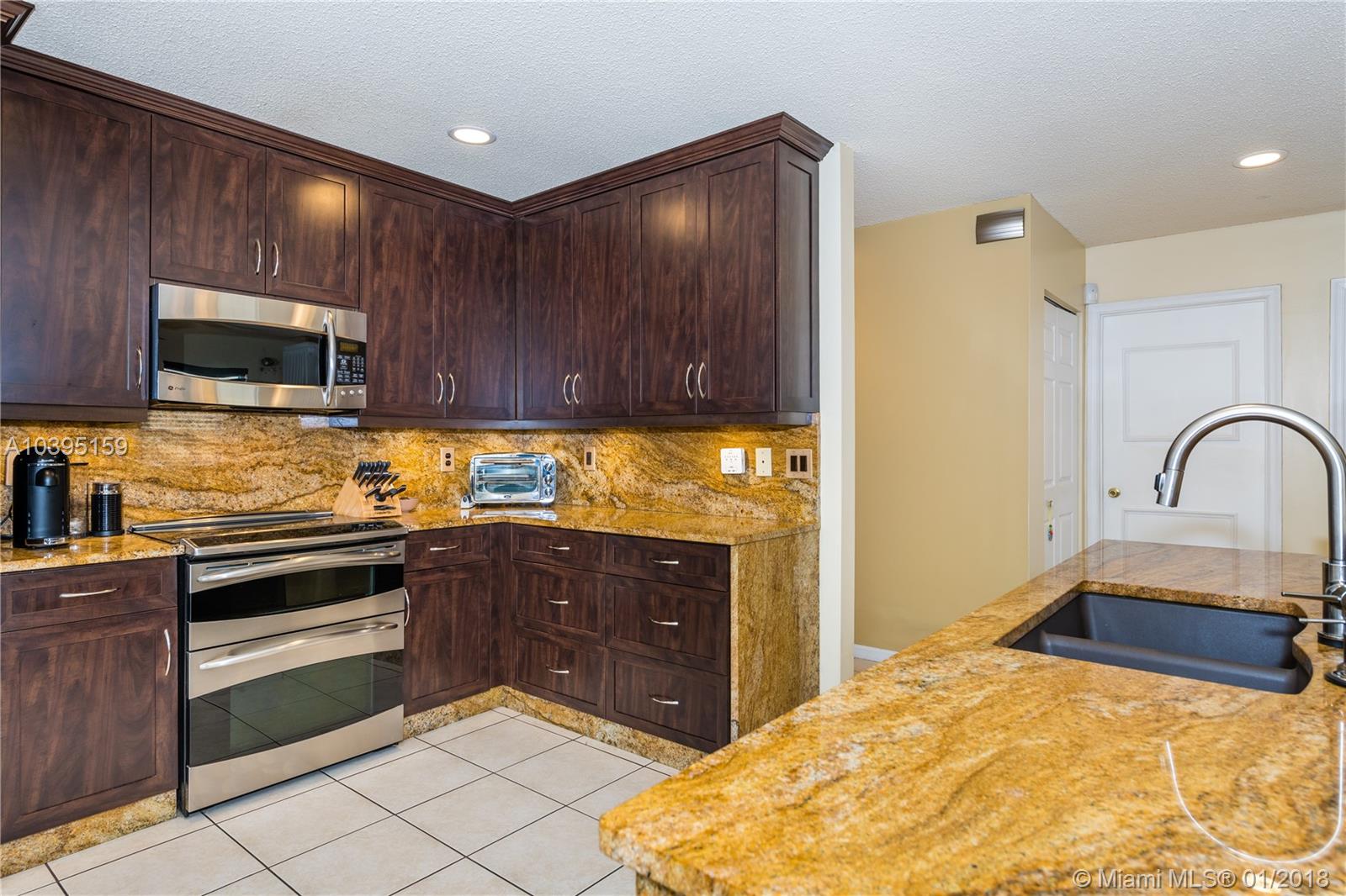 SPINNAKER BAY AT LAKE CHA - Residential