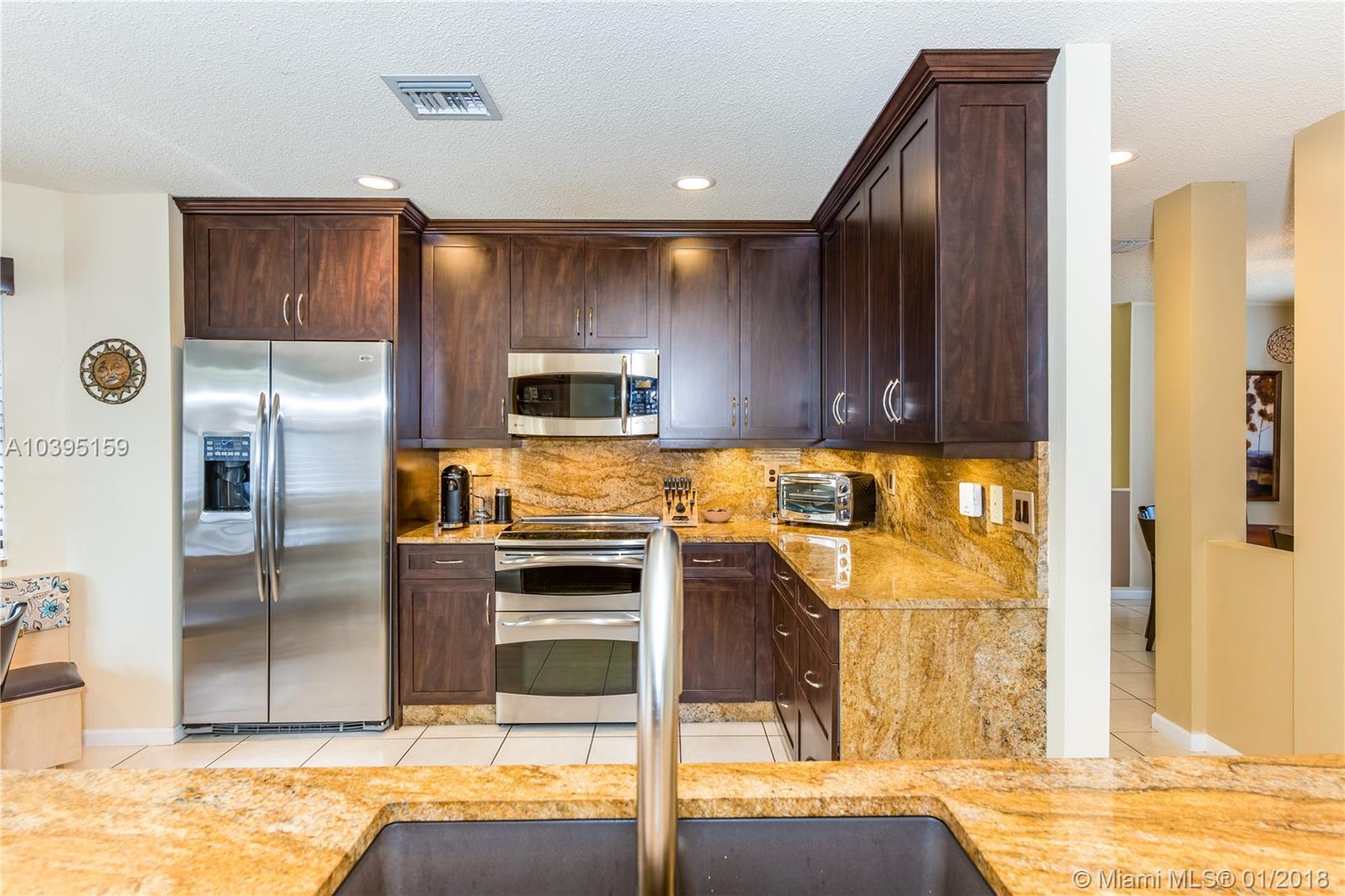 SPINNAKER BAY AT LAKE CHA - Residential