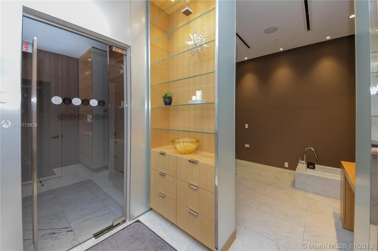 BRICKELL CITY CENTER - Residential Lease