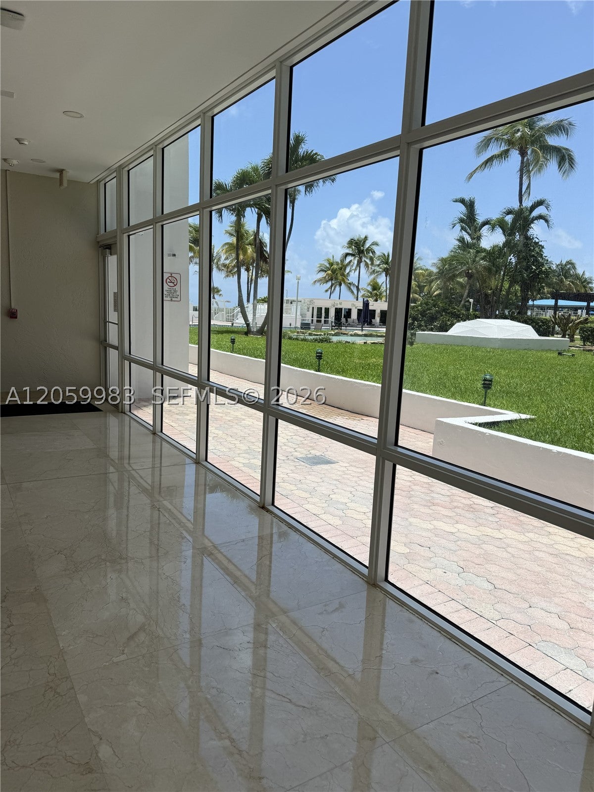 5005 Collins Ave C2