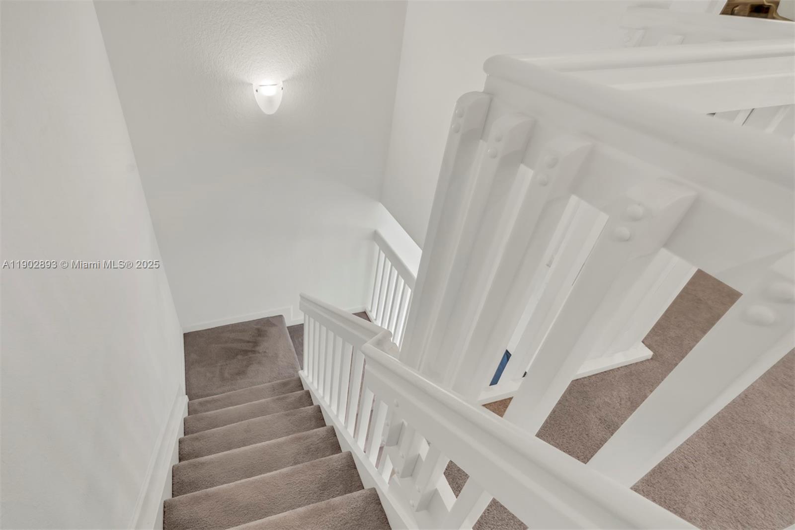 WINDSOR SQUARE - Residential