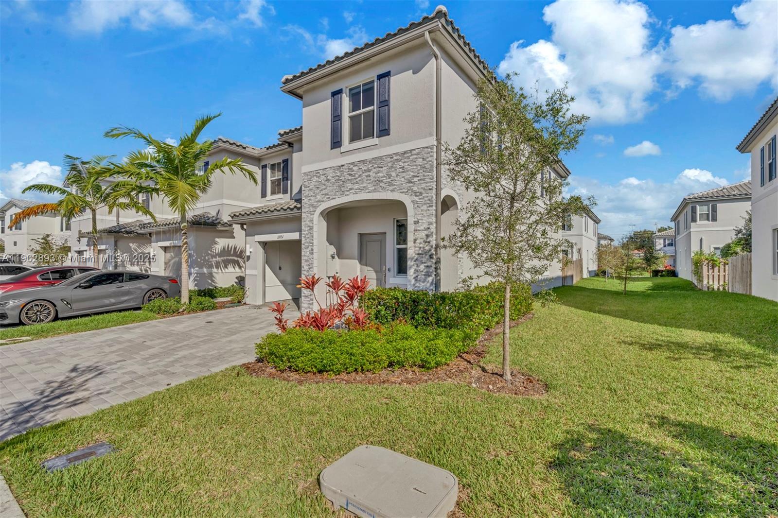 11851 NW 46th St