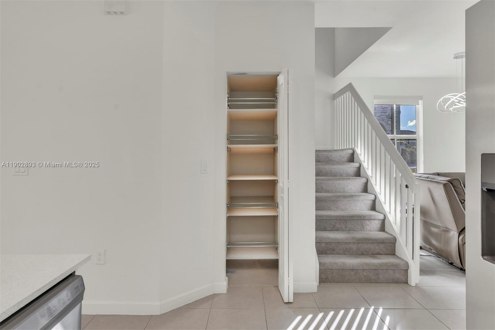 WINDSOR SQUARE - Residential