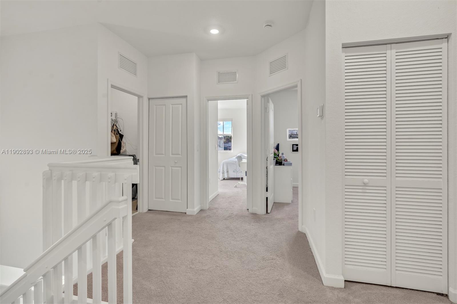 WINDSOR SQUARE - Residential