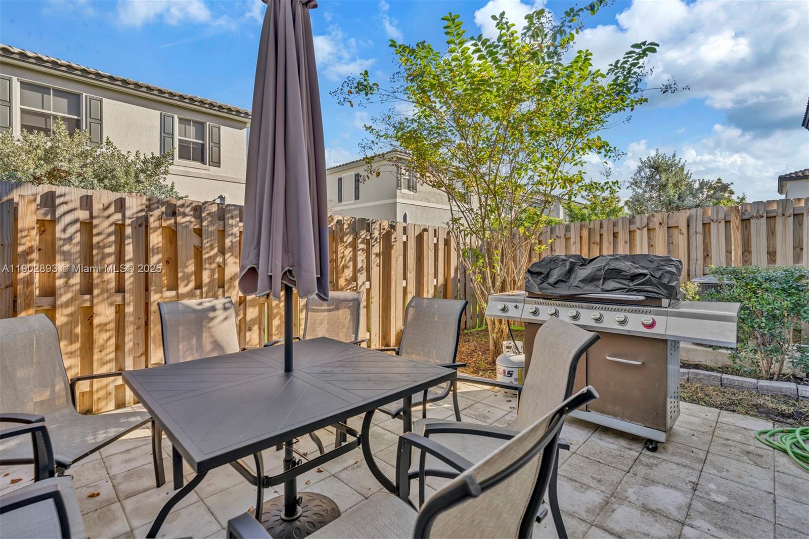 WINDSOR SQUARE - Residential