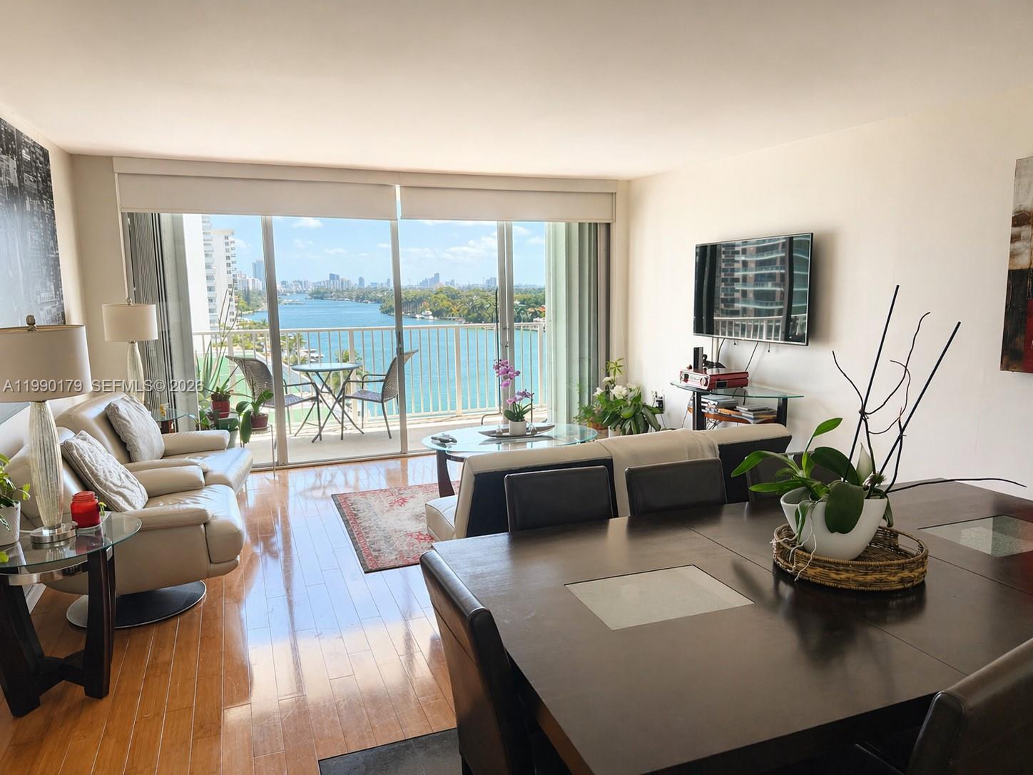 5838 CONDOMINIUM - Residential