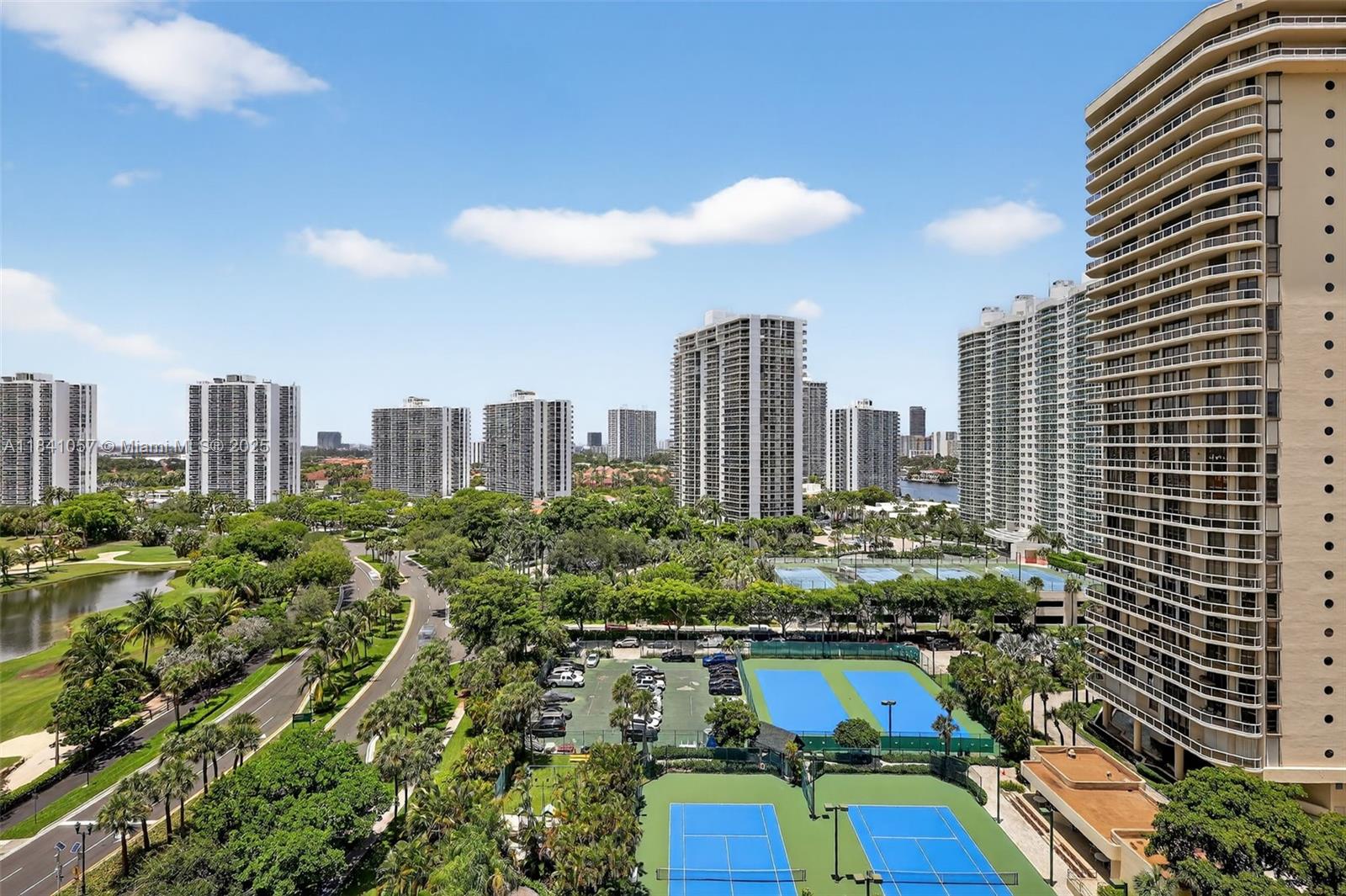 THE LANDMARK CONDO - Residential