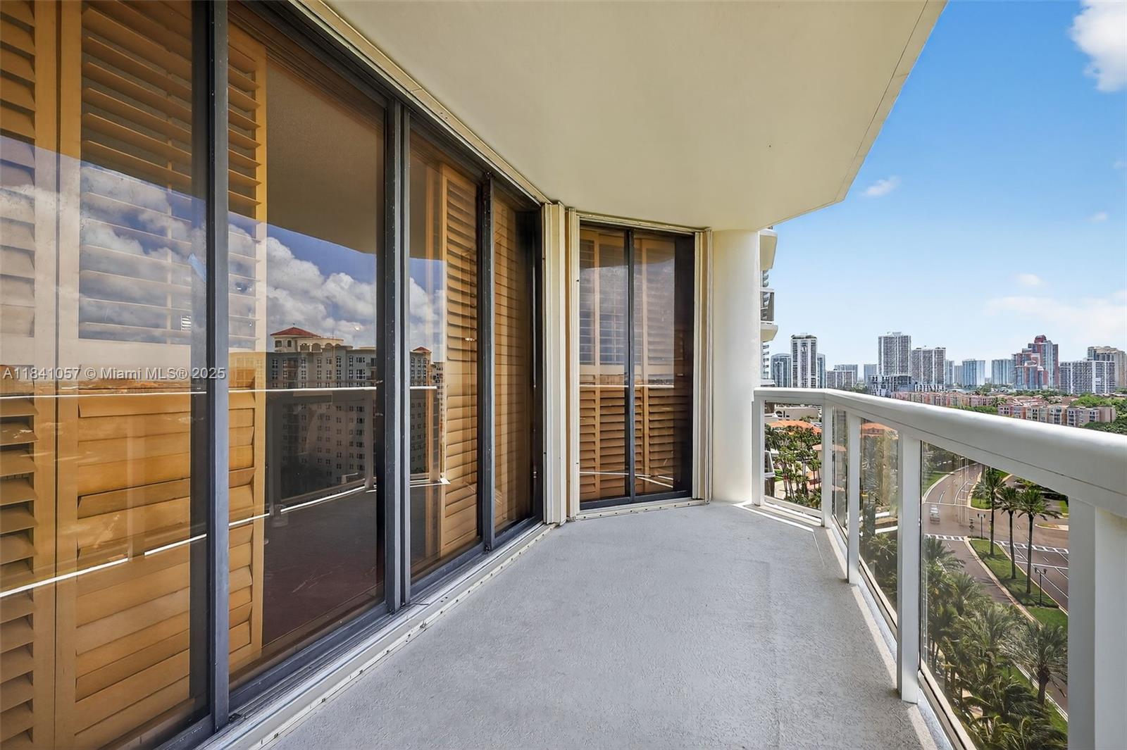 THE LANDMARK CONDO - Residential