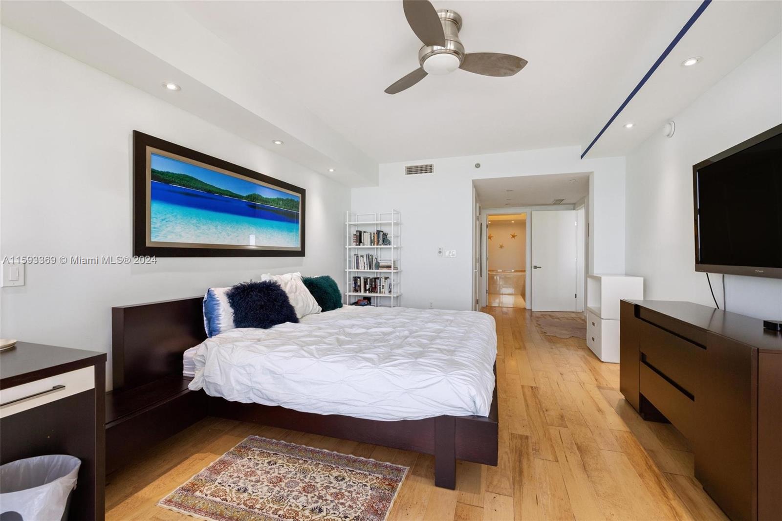 BEACH CLUB THREE CONDO - Residential Lease