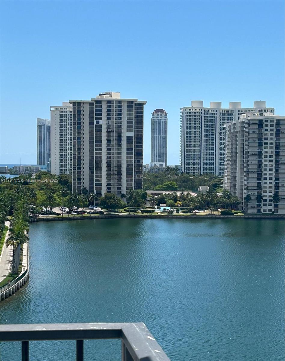 2780 Ne 183rd St 1110, Aventura, Miami-Dade County, Florida - 1 Bedrooms  
2 Bathrooms - 