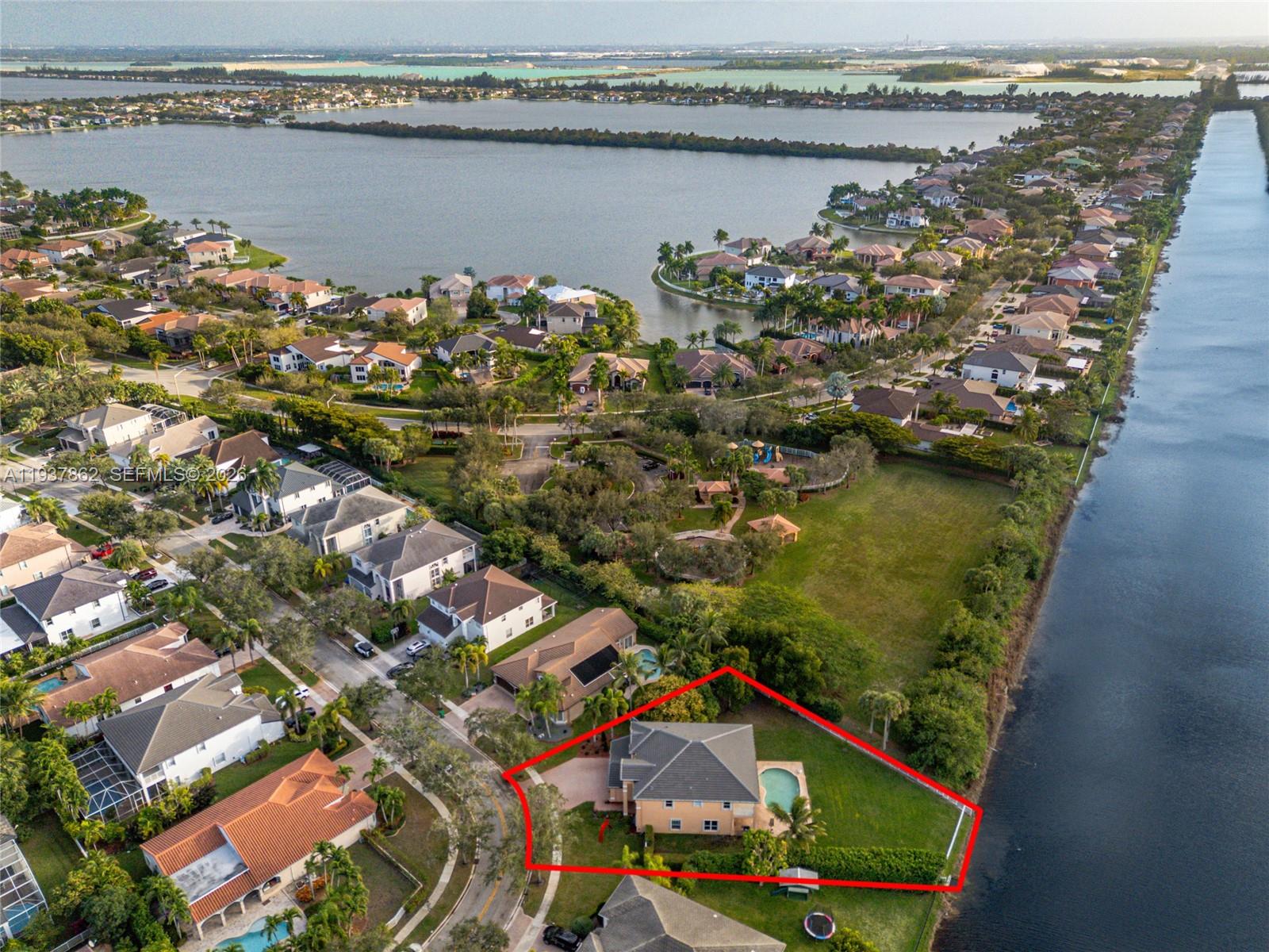 SUNSET LAKES PLAT TWO - Residential