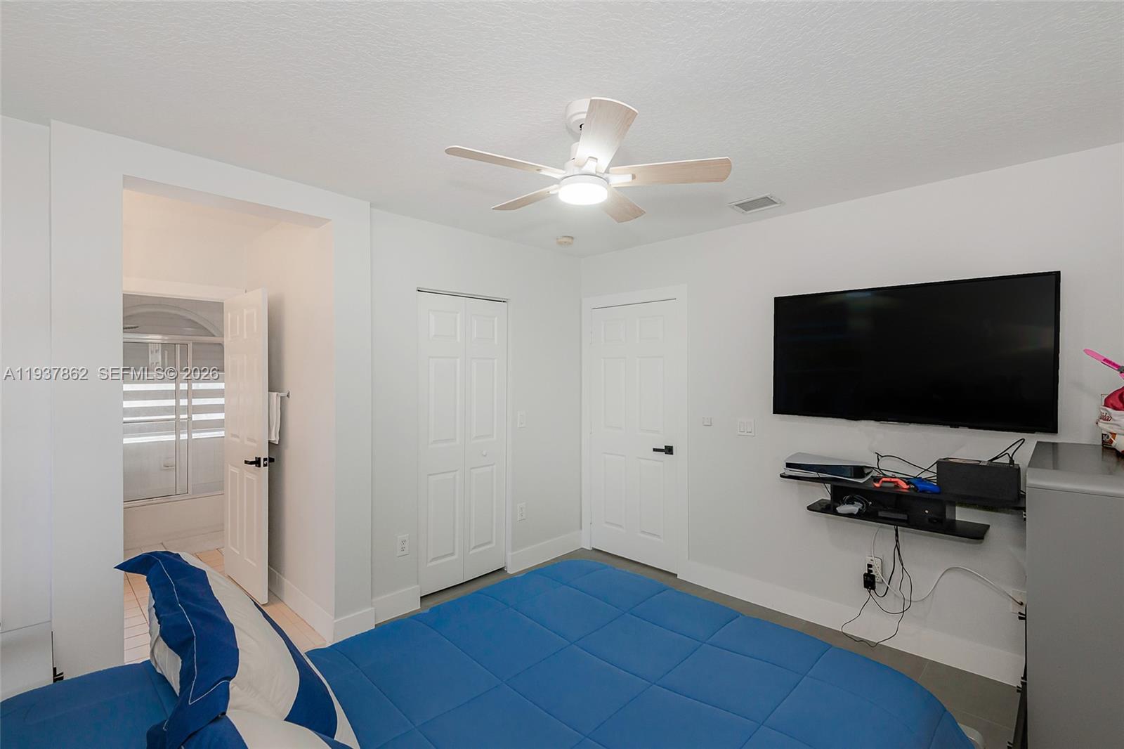 SUNSET LAKES PLAT TWO - Residential