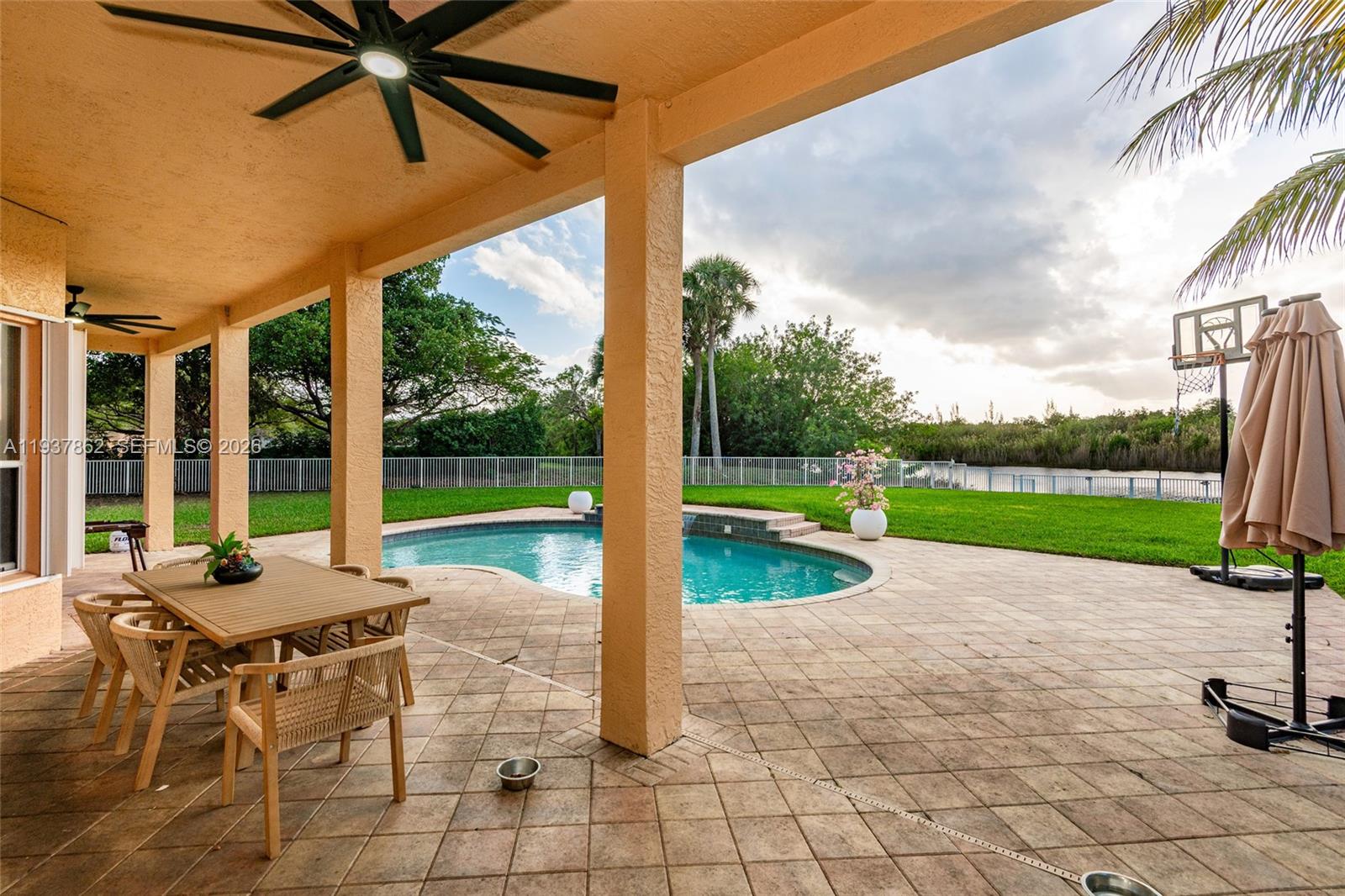 SUNSET LAKES PLAT TWO - Residential