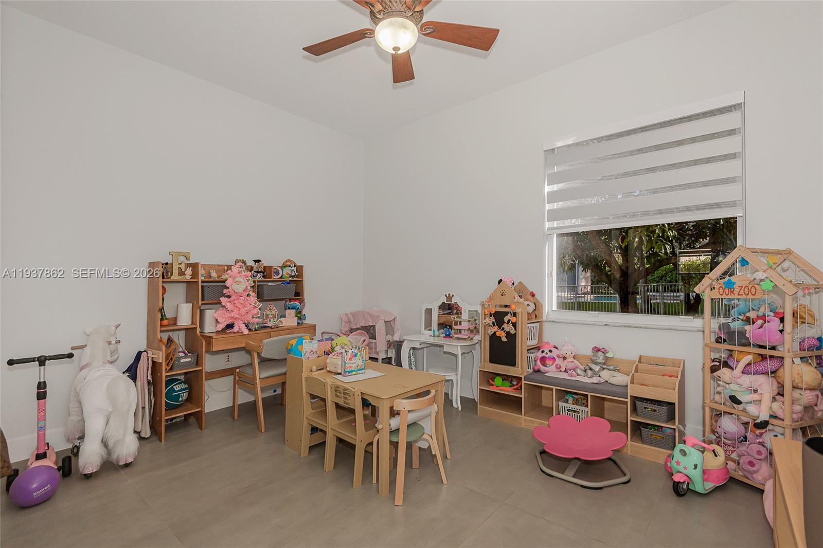 SUNSET LAKES PLAT TWO - Residential