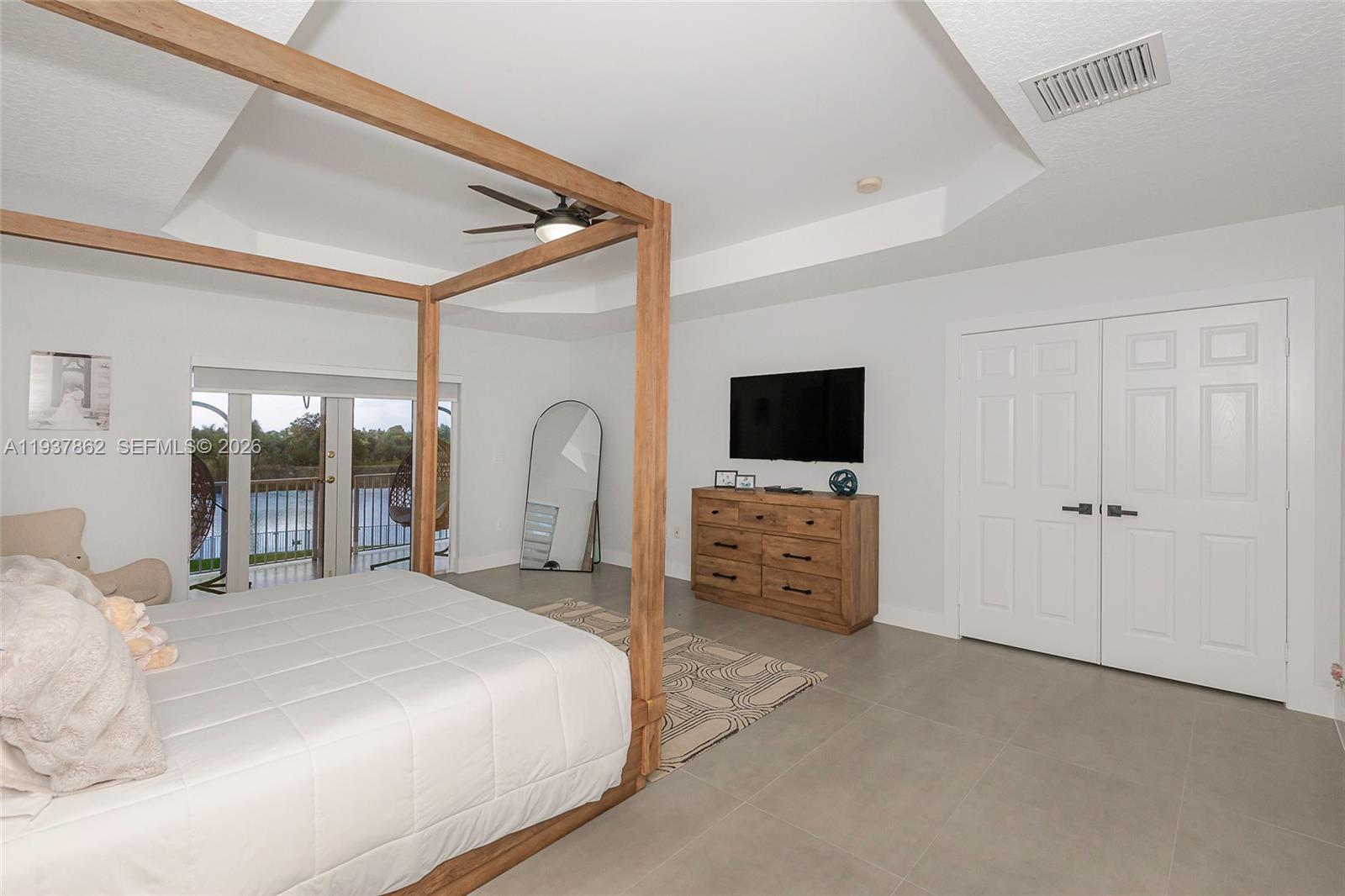 SUNSET LAKES PLAT TWO - Residential