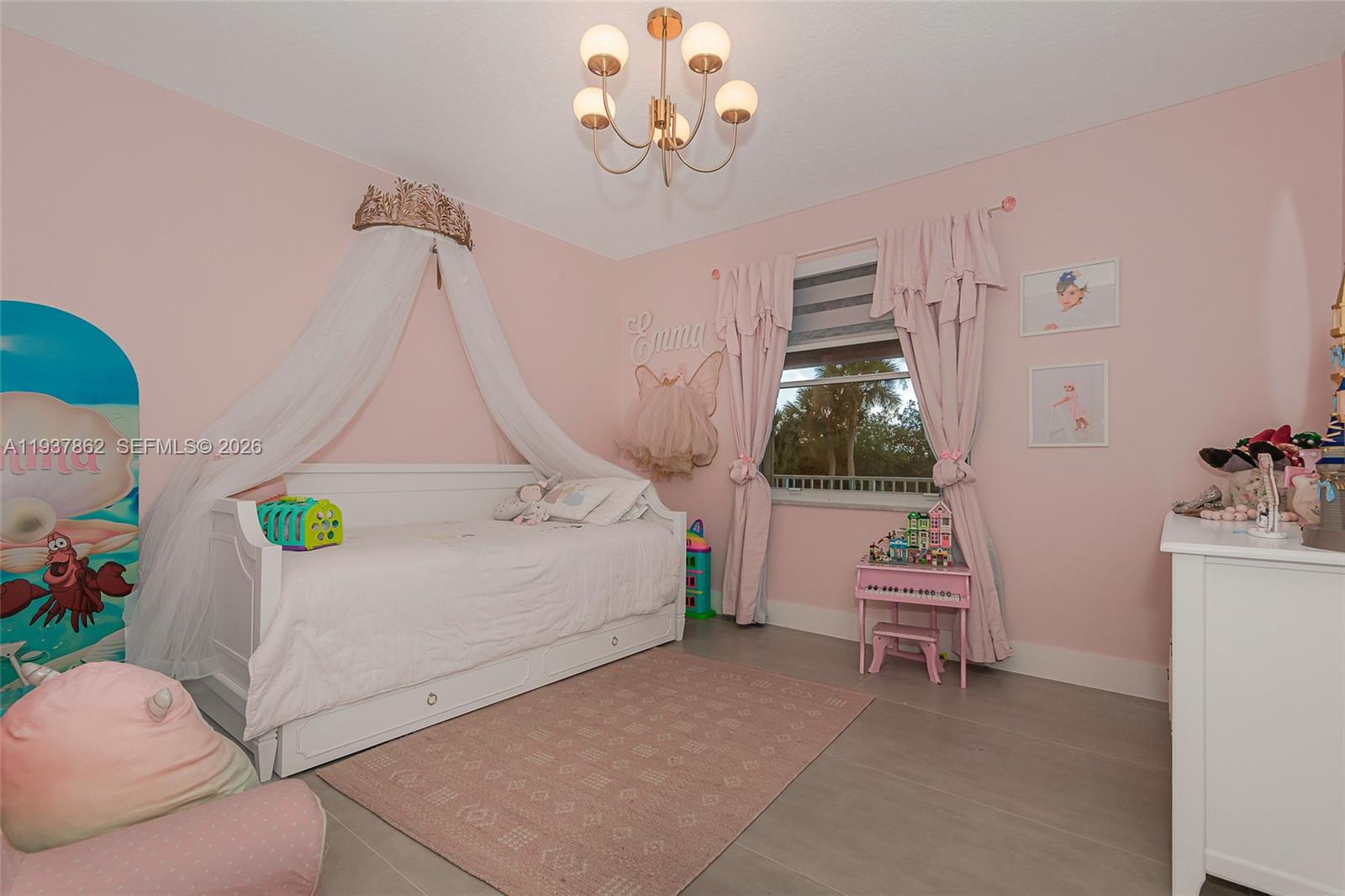 SUNSET LAKES PLAT TWO - Residential