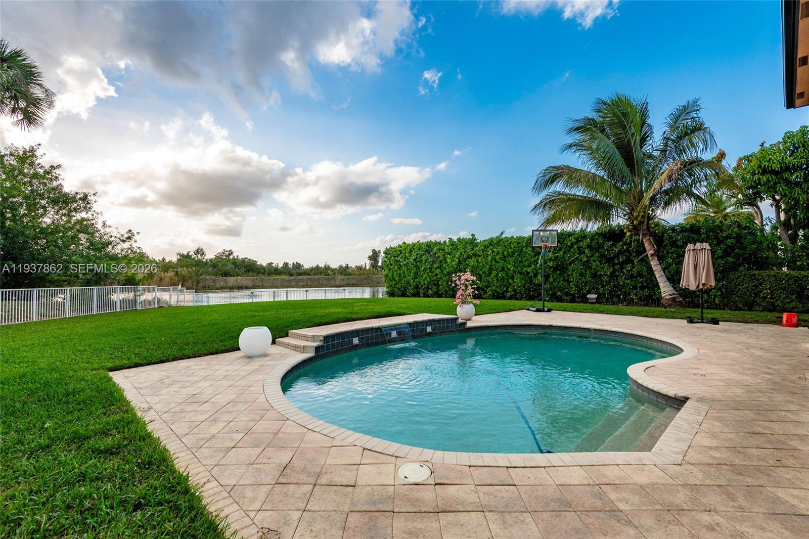 SUNSET LAKES PLAT TWO - Residential