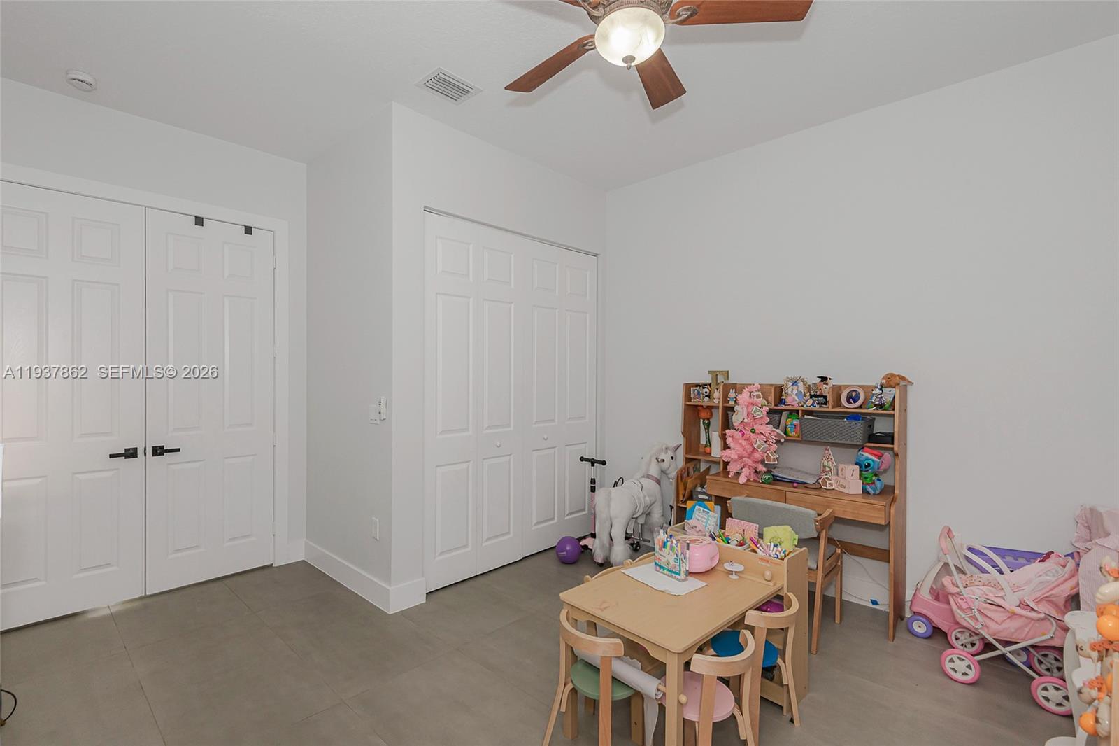 SUNSET LAKES PLAT TWO - Residential