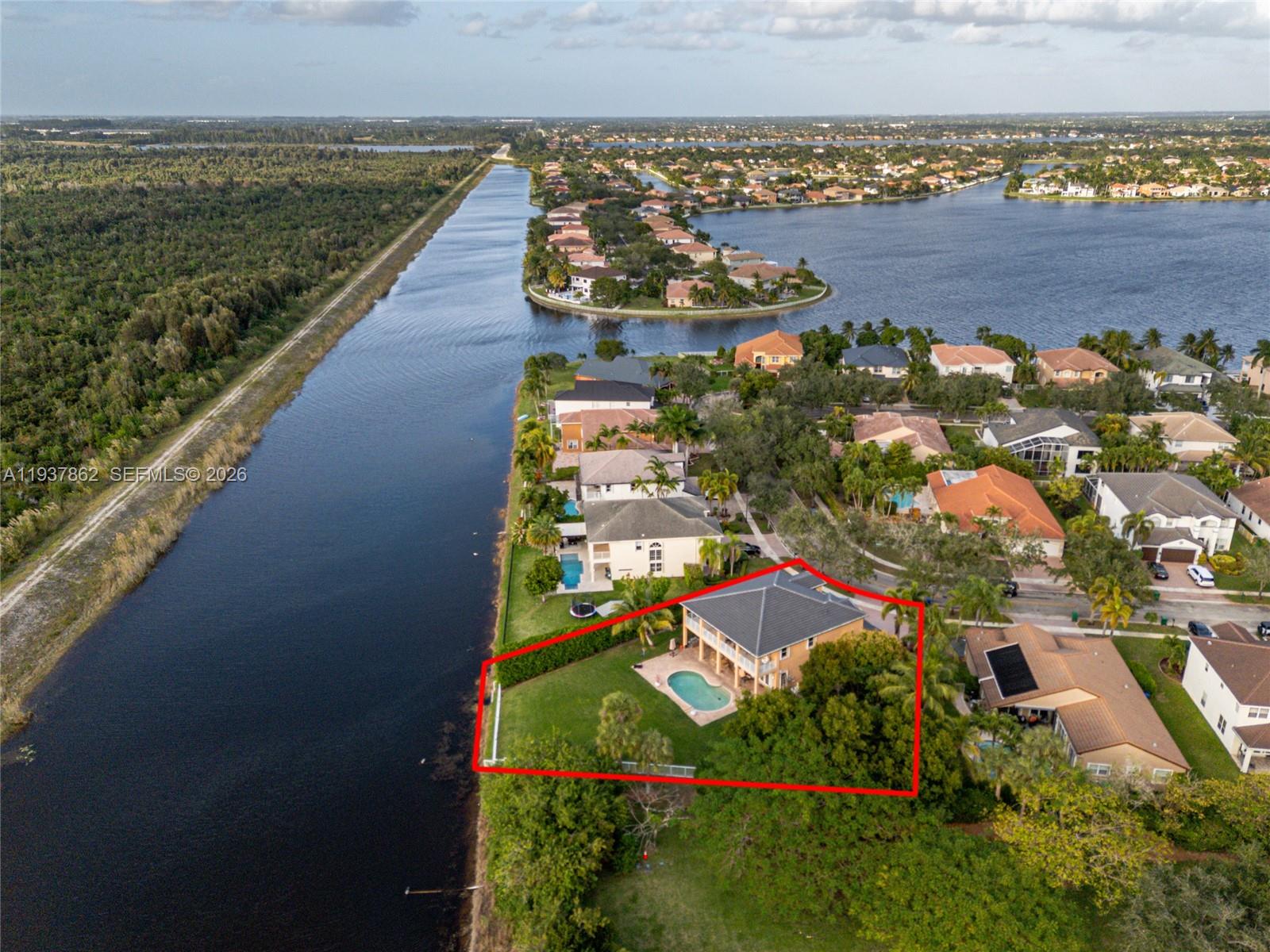 SUNSET LAKES PLAT TWO - Residential