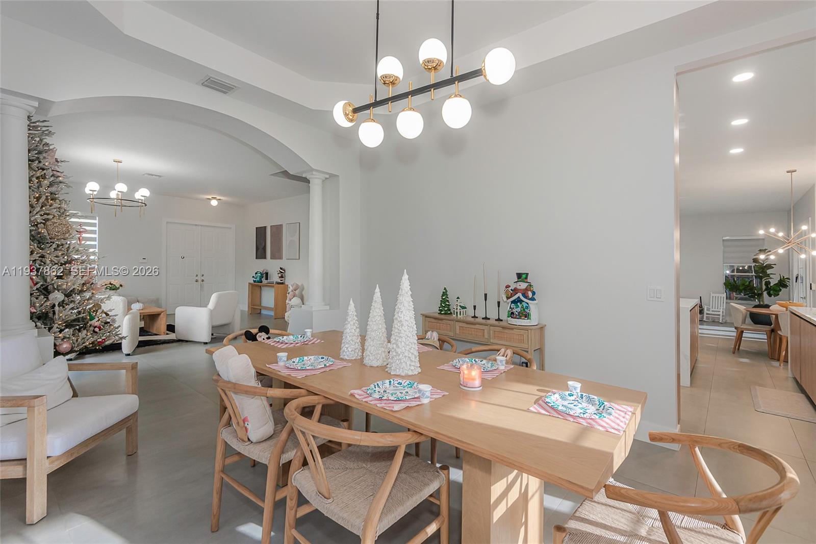 SUNSET LAKES PLAT TWO - Residential