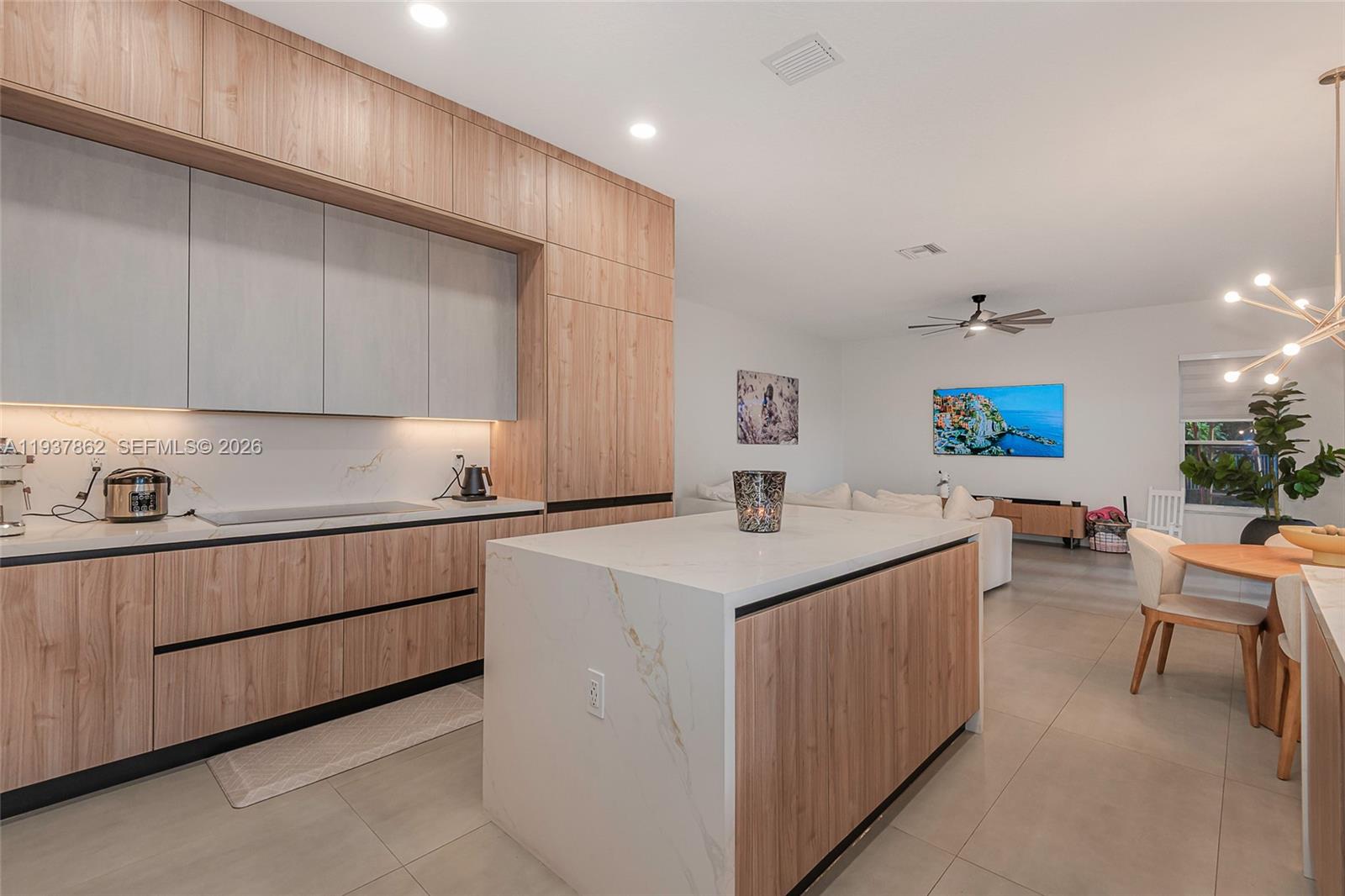 SUNSET LAKES PLAT TWO - Residential