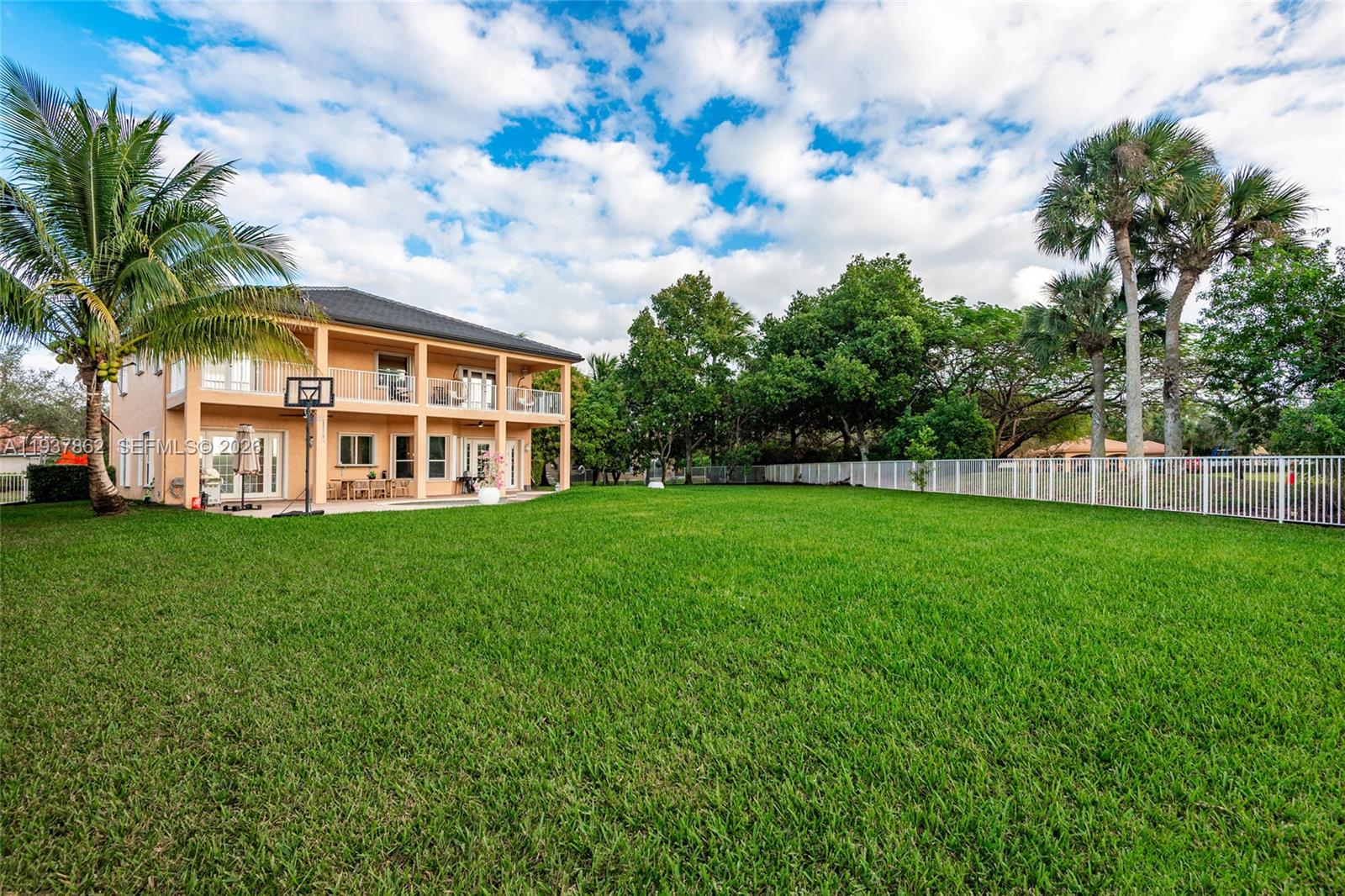 SUNSET LAKES PLAT TWO - Residential